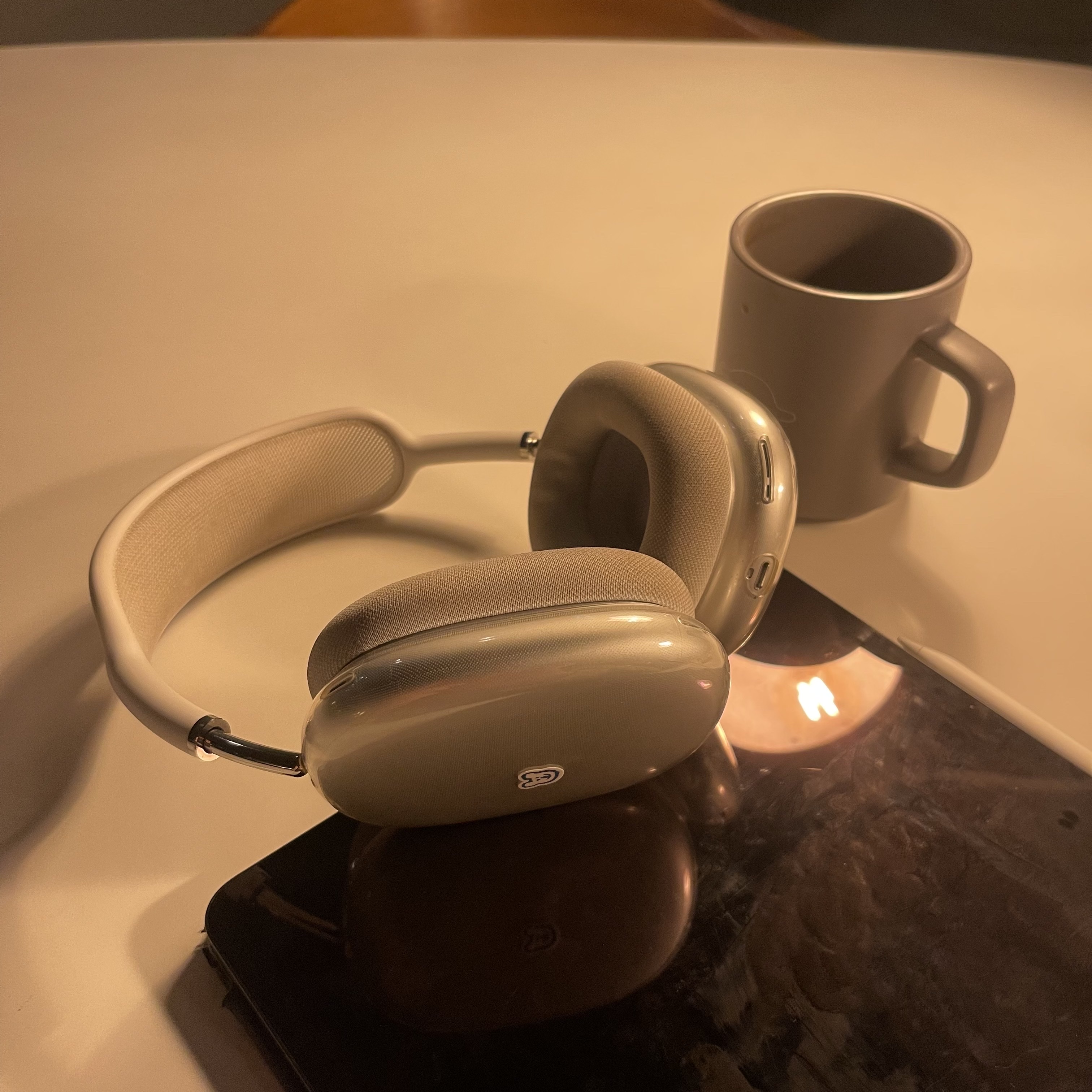 Apple AirPods Max Lightning Silver (Korean Ver.) 착용 스타일