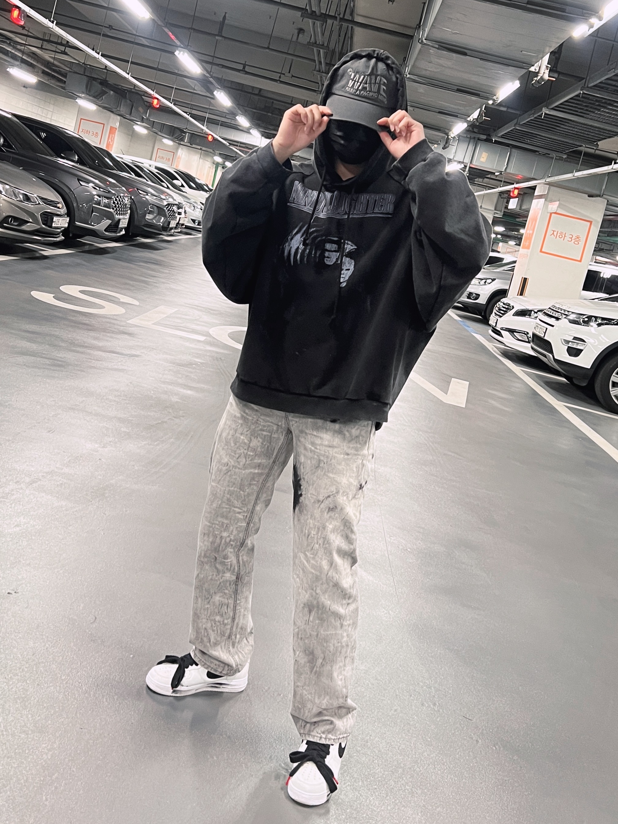 Nike x Peaceminusone Air Force 1 Low Para-Noise 2.0, Project G/R Mind Slaughter Vintage Washeed Hoodie Black 착용 스타일 - 1