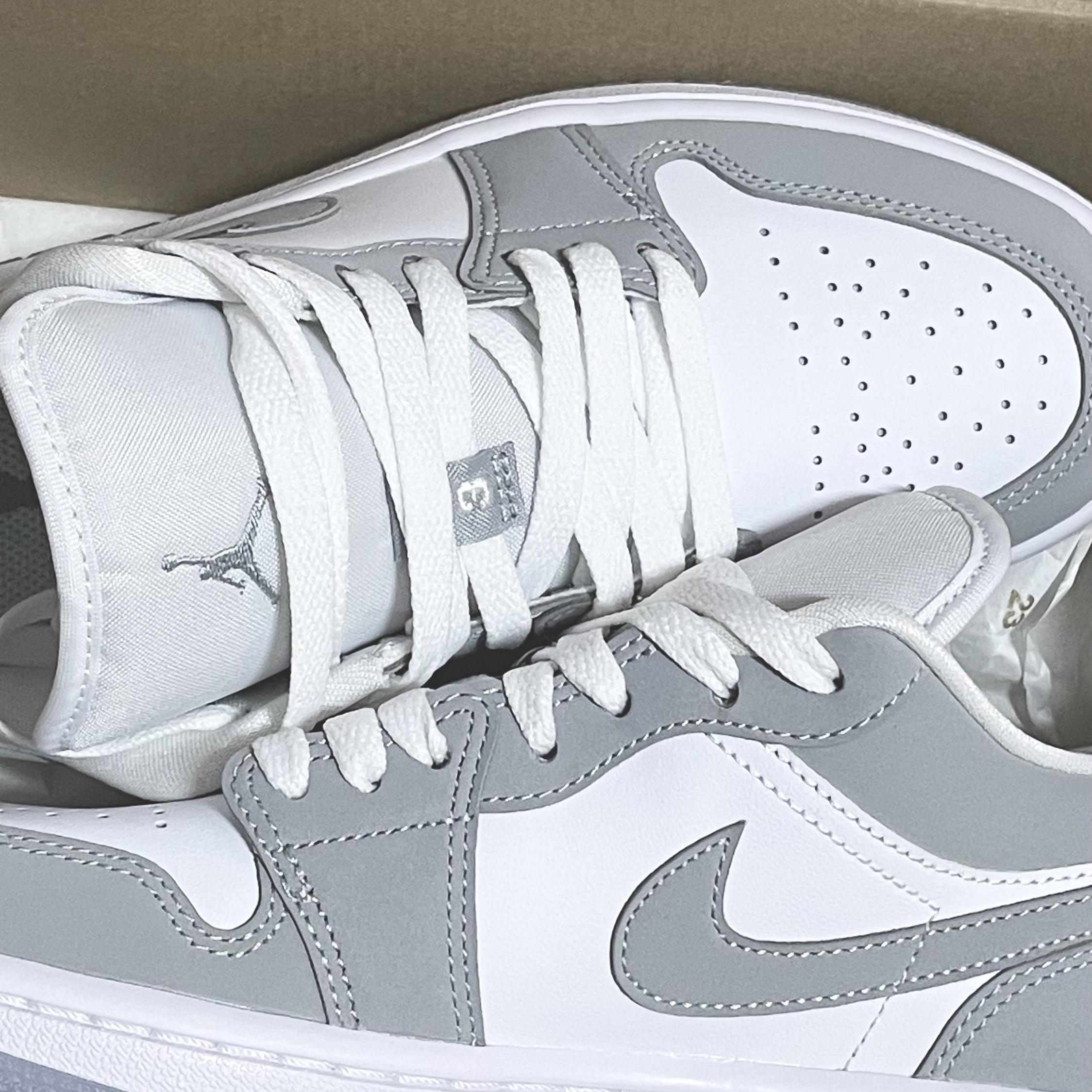 (W) Jordan 1 Low White Wolf Grey 착용 스타일