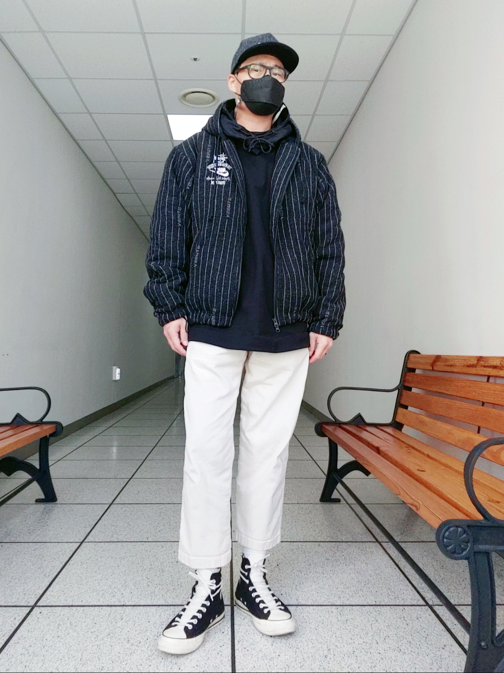 Nike x Stussy NRG Striped Wool Jacket Black (DR4023-010), Converse x Fear of God Essentials Chuck 70 Hi Black 2020 착용 스타일 - 1