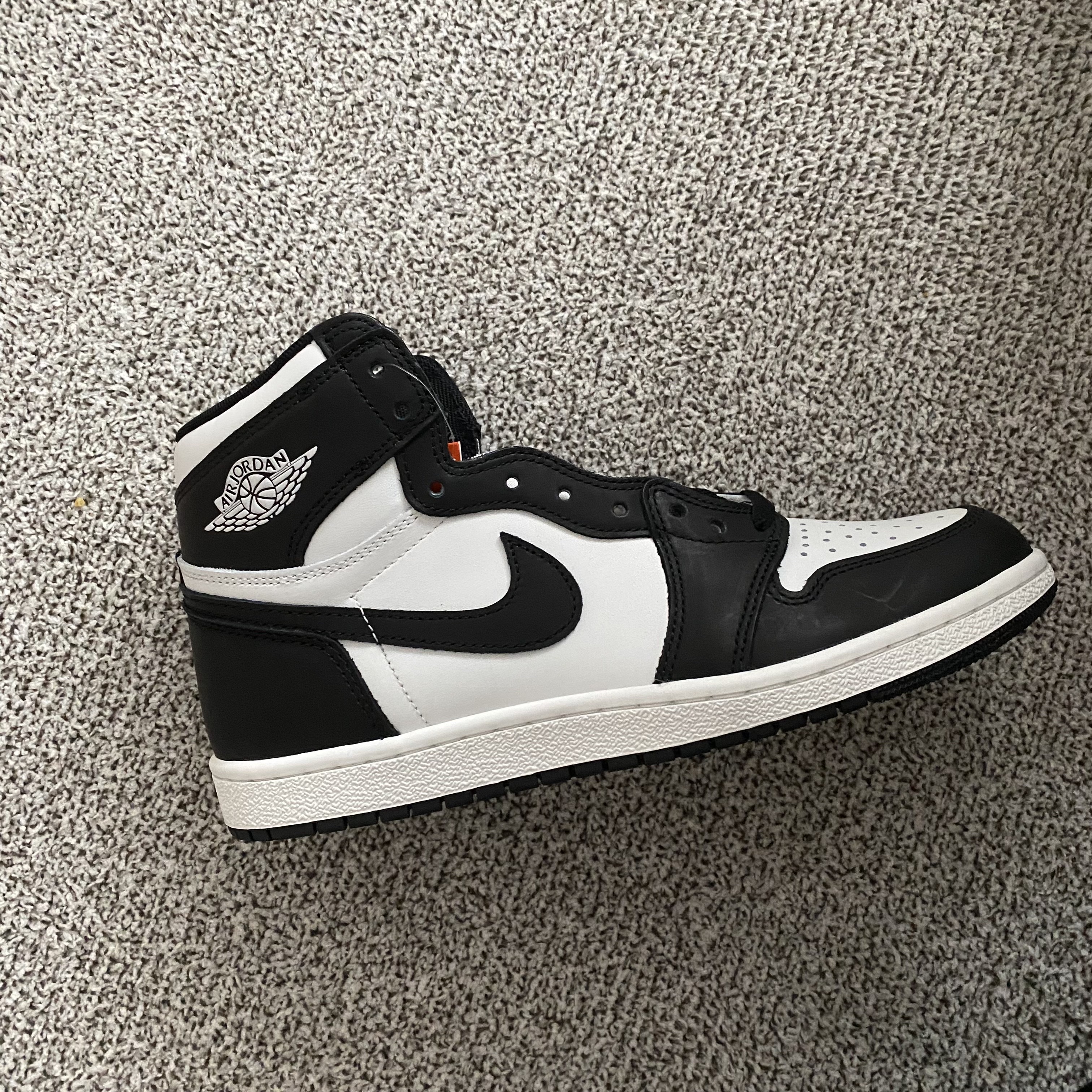 Jordan Collezione 22/1 Countdown Pack, Jordan 1 High 85 Black White 착용 스타일 - 2
