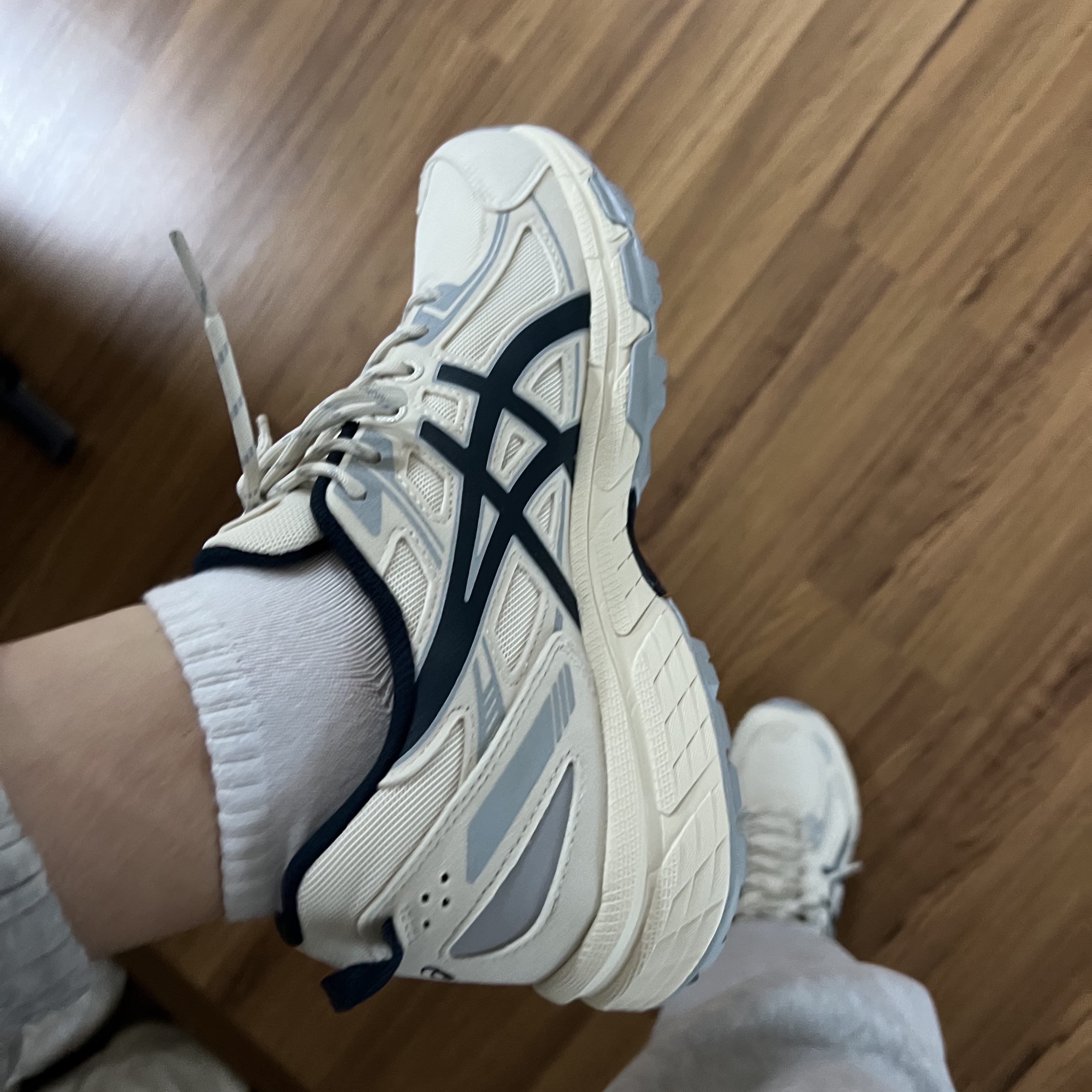 Asics Gel-Venture 6 SPS Birch French Blue 착용 스타일