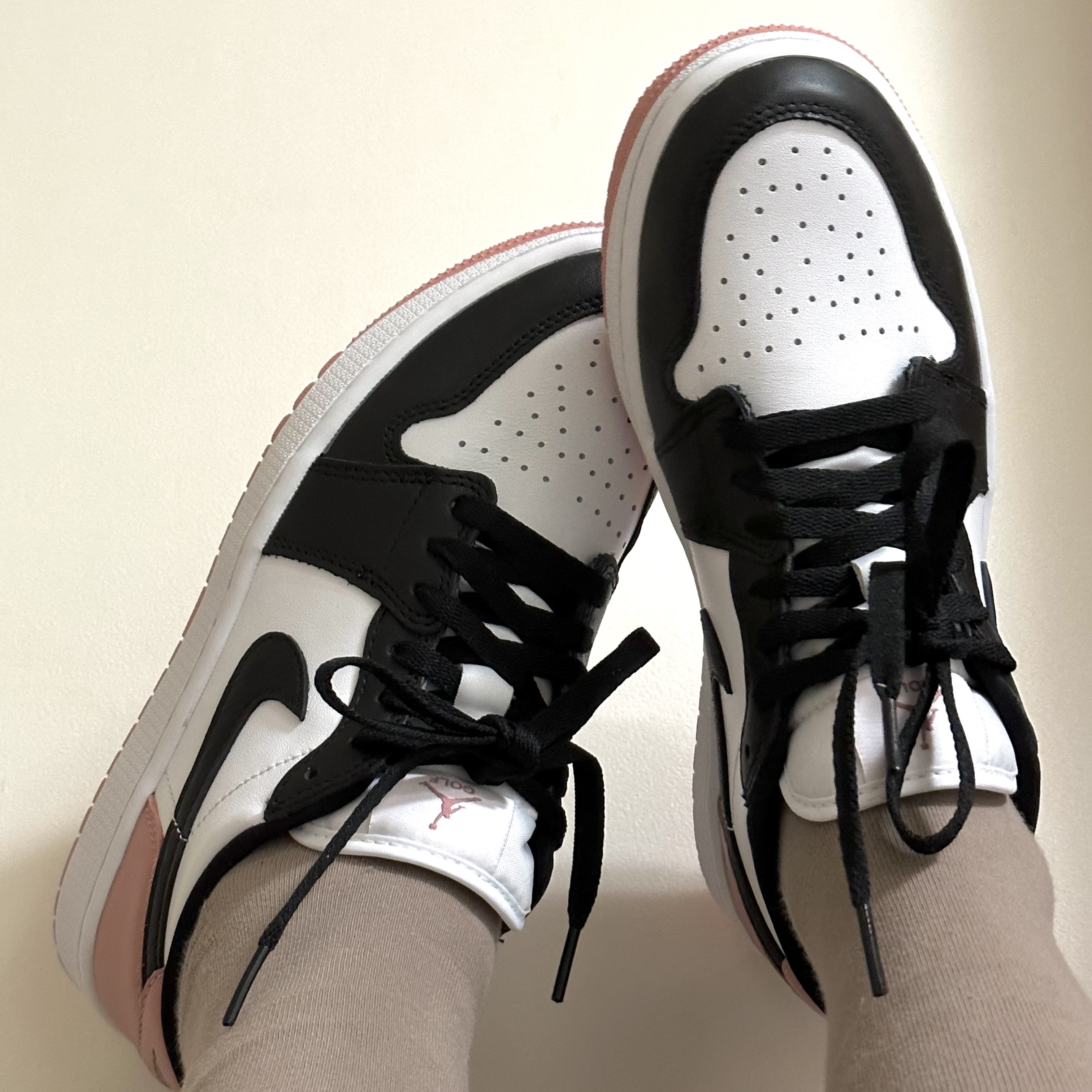 Jordan 1 Low Golf Rust Pink 착용 스타일