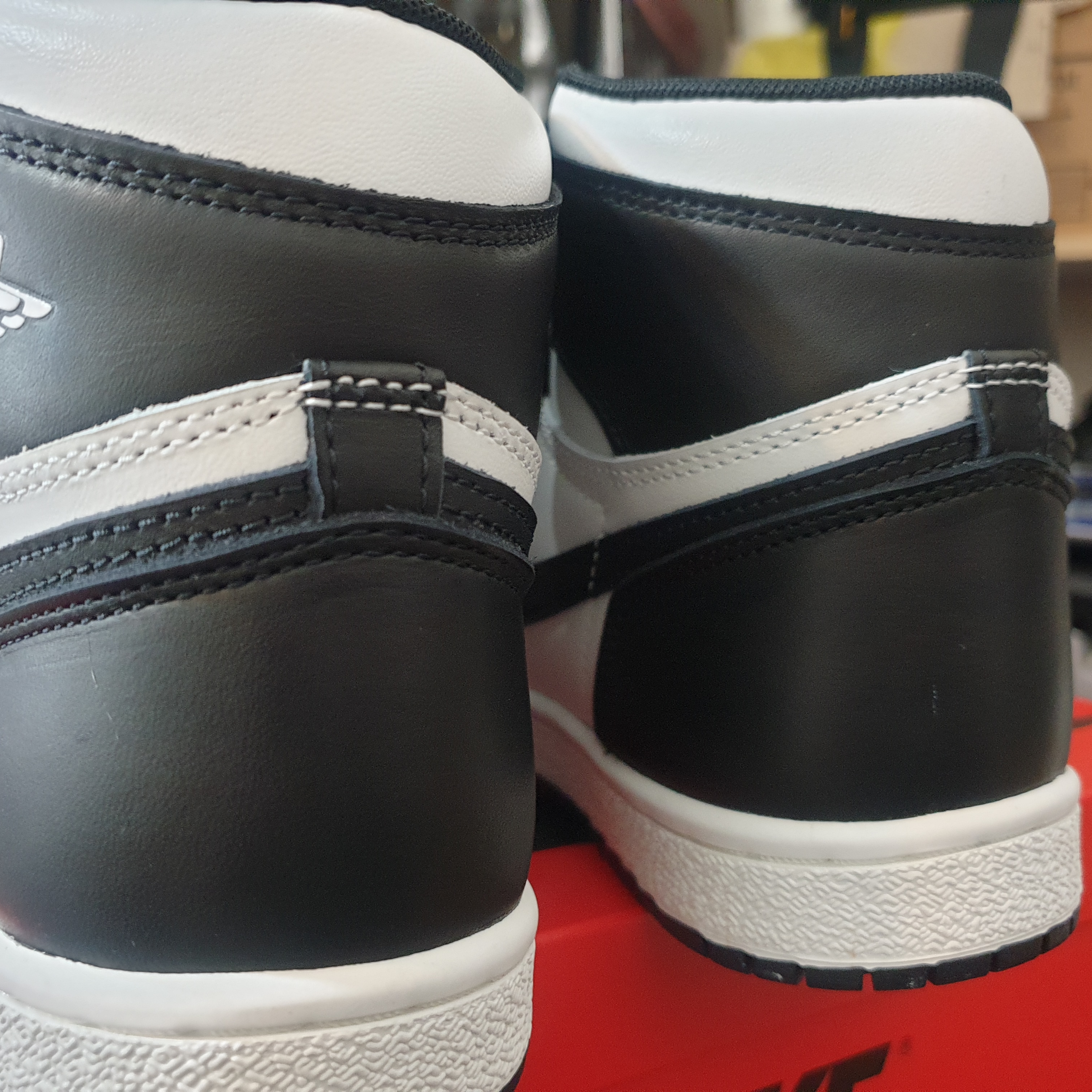 Jordan 1 High 85 Black White 착용 스타일 - 2