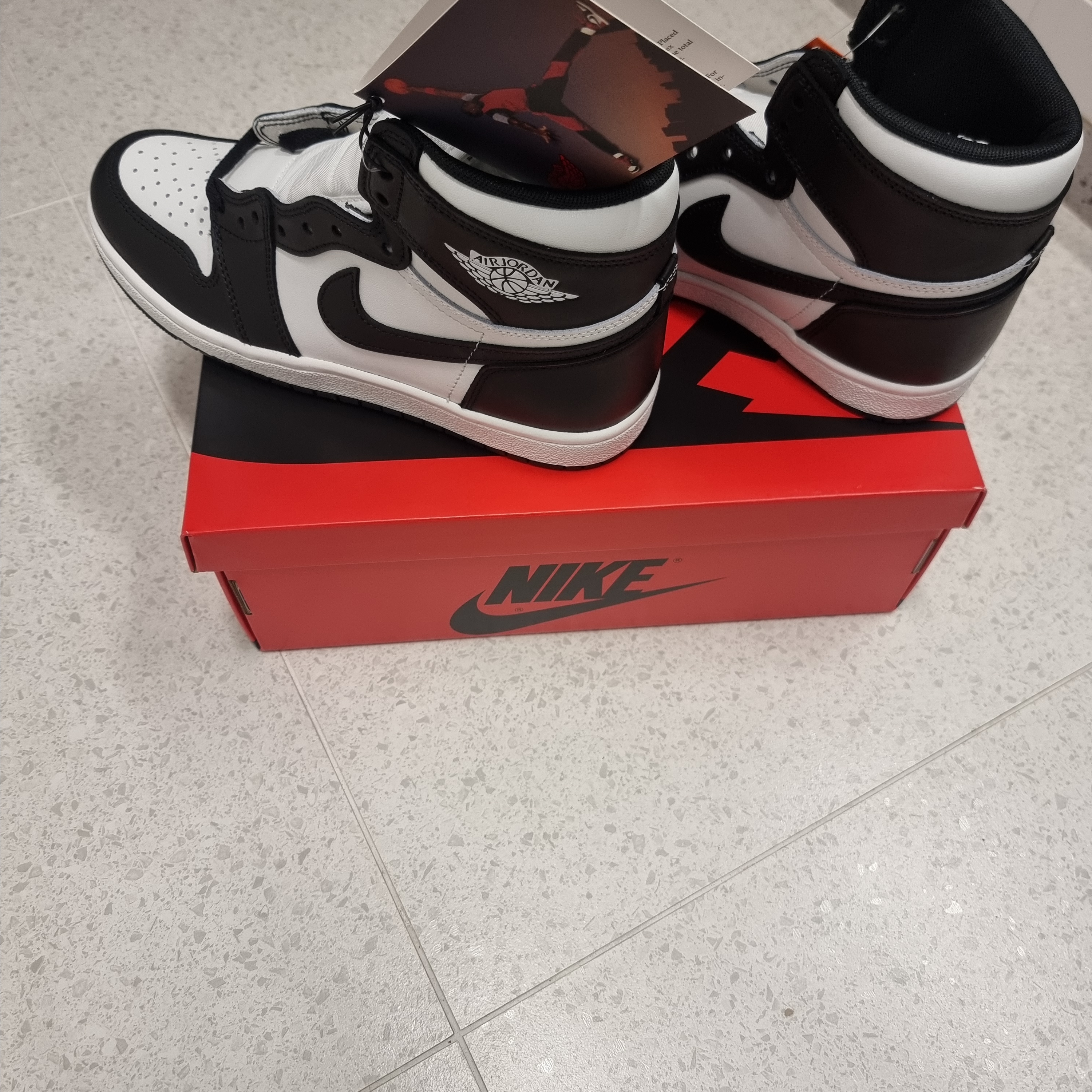 Jordan 1 High 85 Black White 착용 스타일 - 3