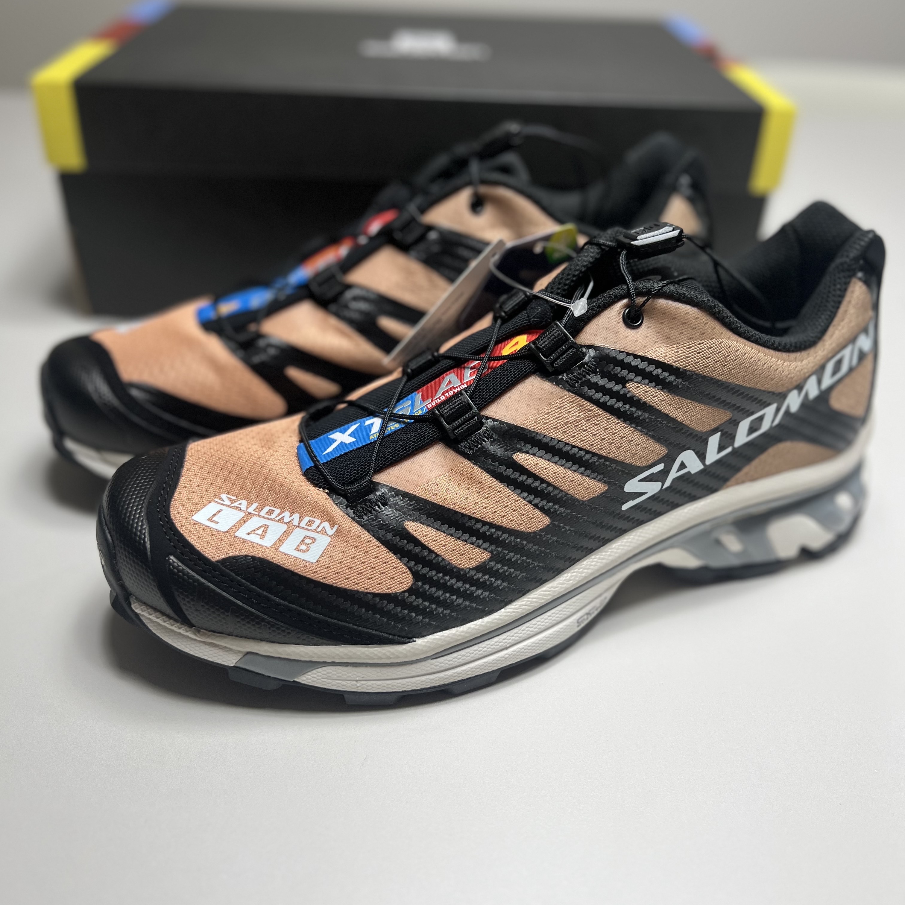 Salomon XT-4 Tobacco Brown 착용 스타일