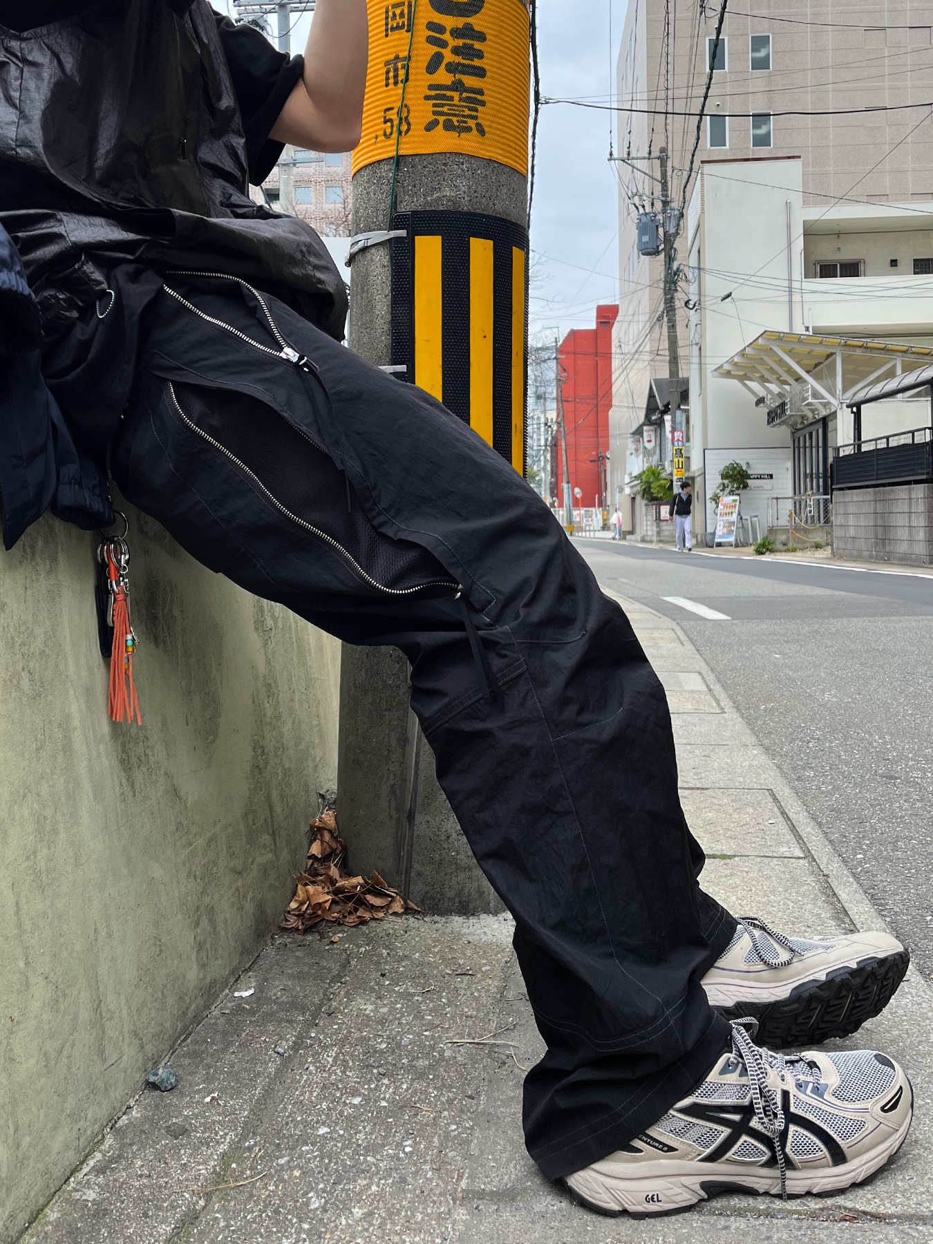 Asics Gel-Venture 6 Feather Grey Black 착용 스타일 - 4