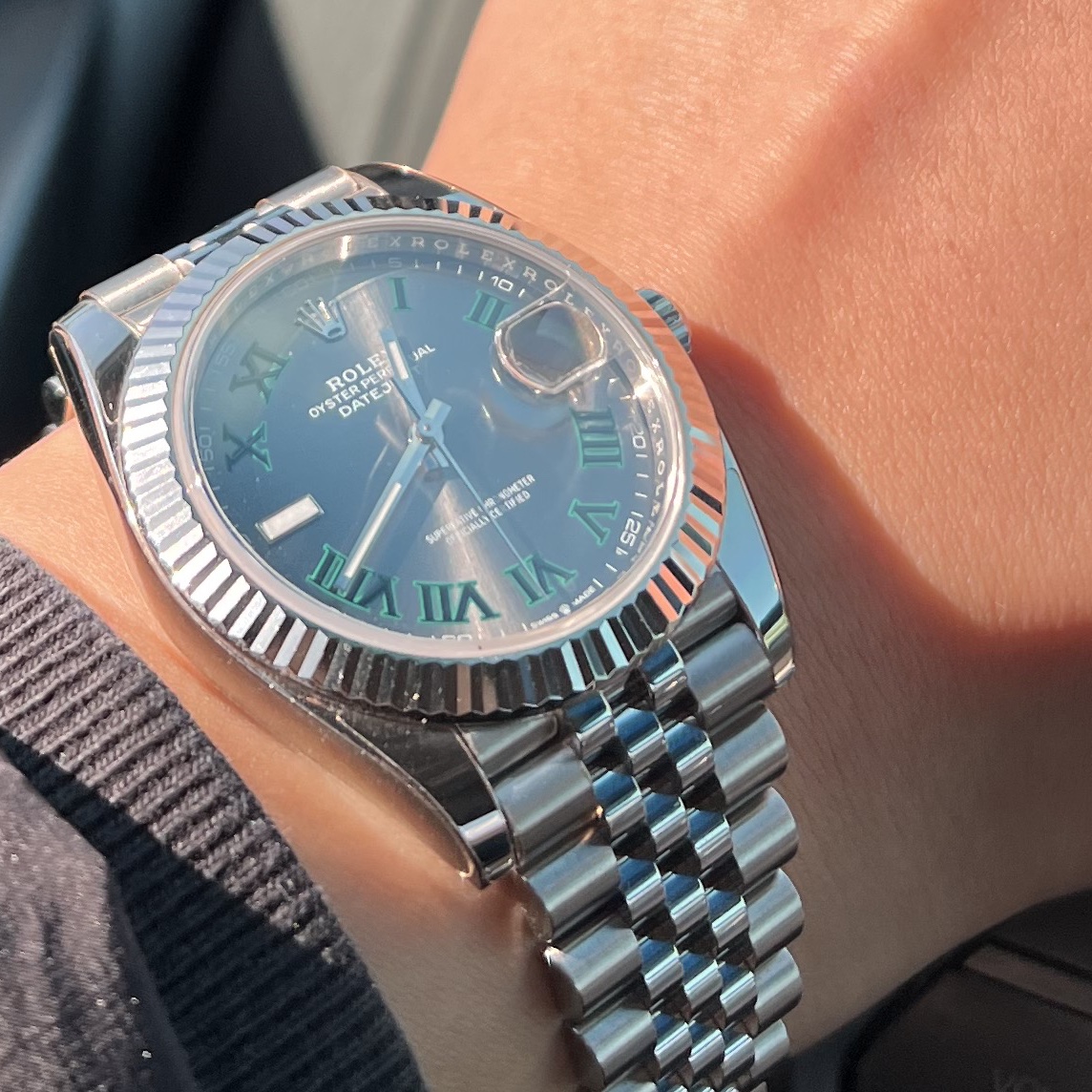 Rolex Datejust 41mm 126334 Slate Roman Jubilee 착용 스타일