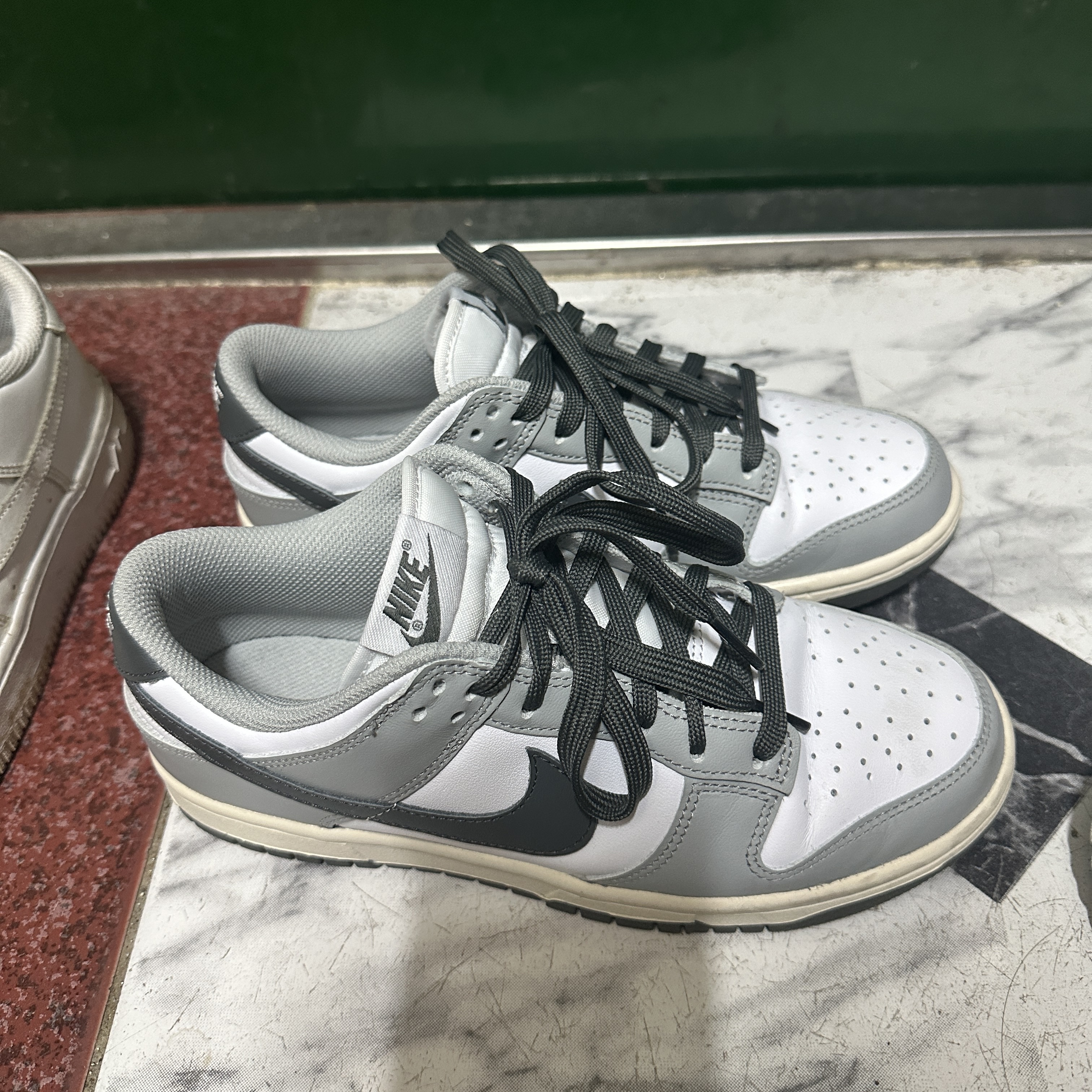 (W) Nike Dunk Low Light Smoke Grey 착용 스타일