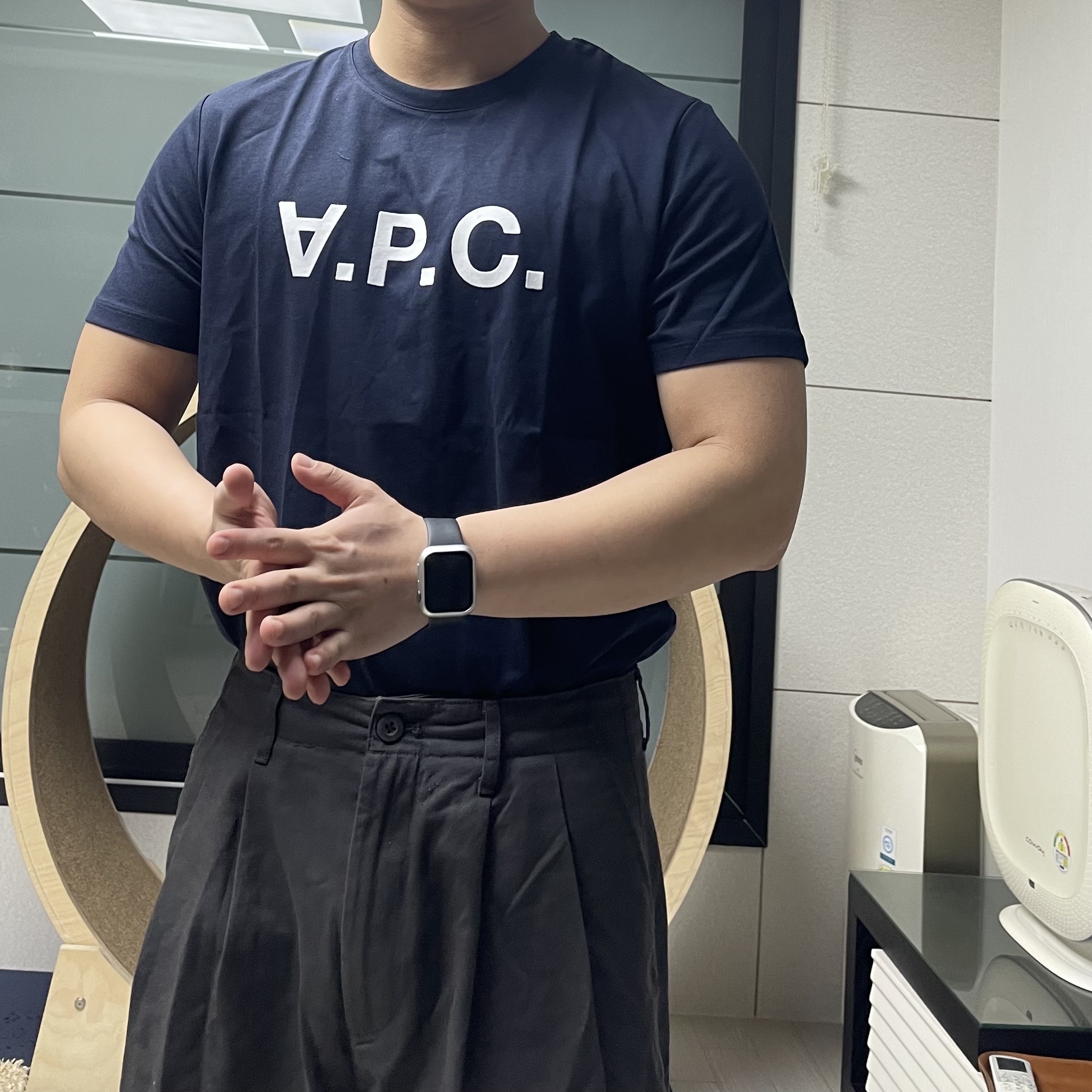 A.P.C. VPC T-Shirt Dark Navy 착용 스타일