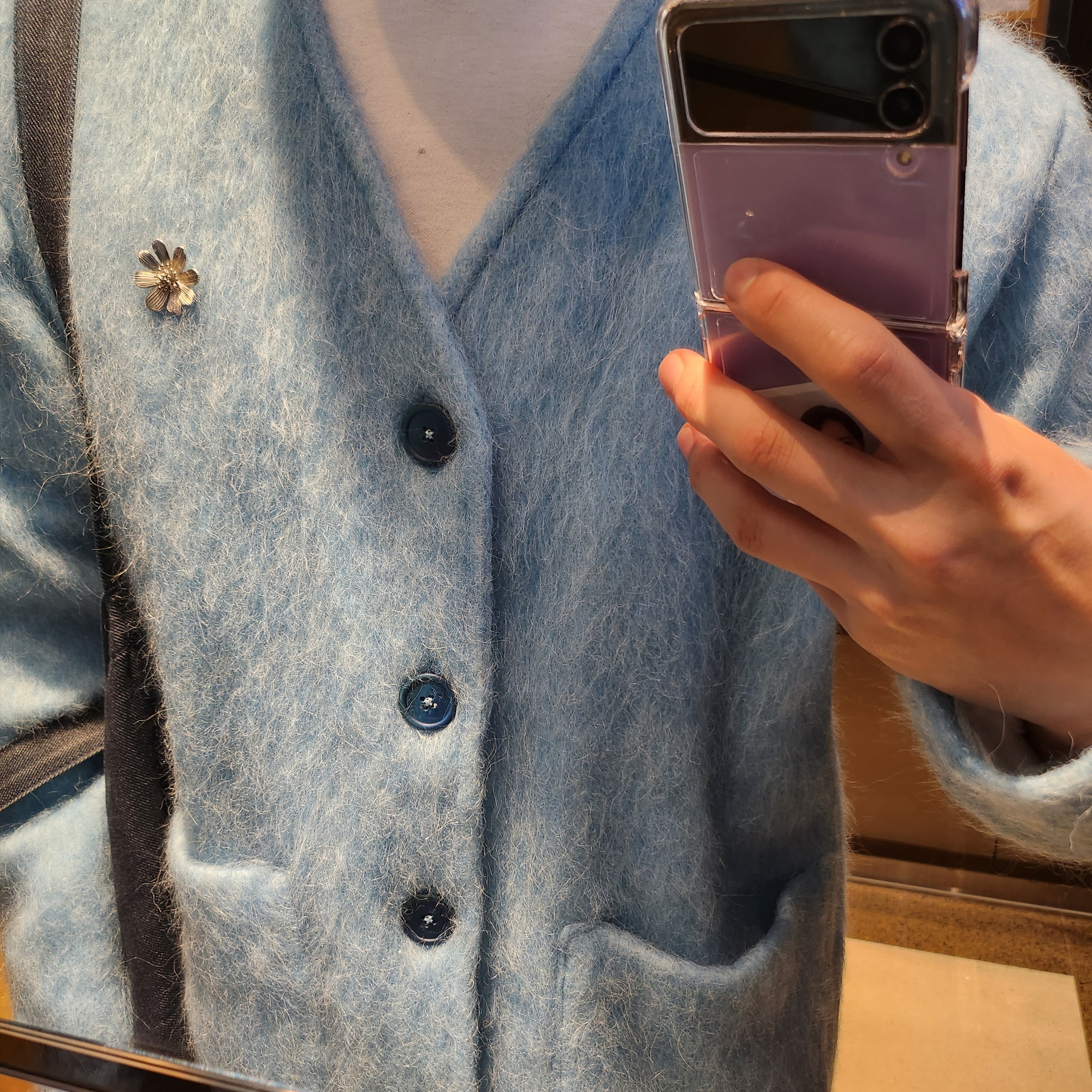 [KREAM 단독] STU Flower Metal Brooch 착용 스타일