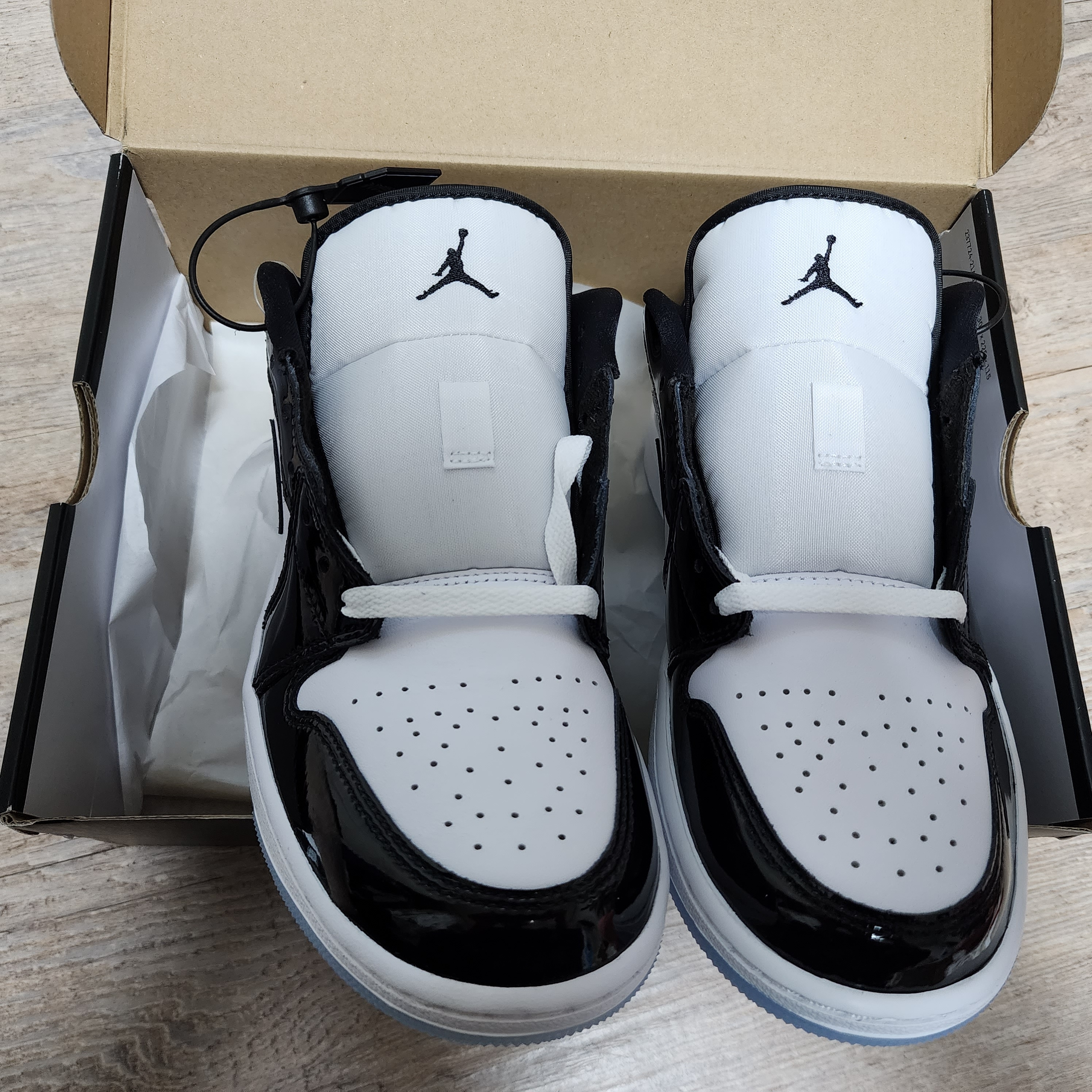 Jordan 1 Low SE Concord 착용 스타일 - 1