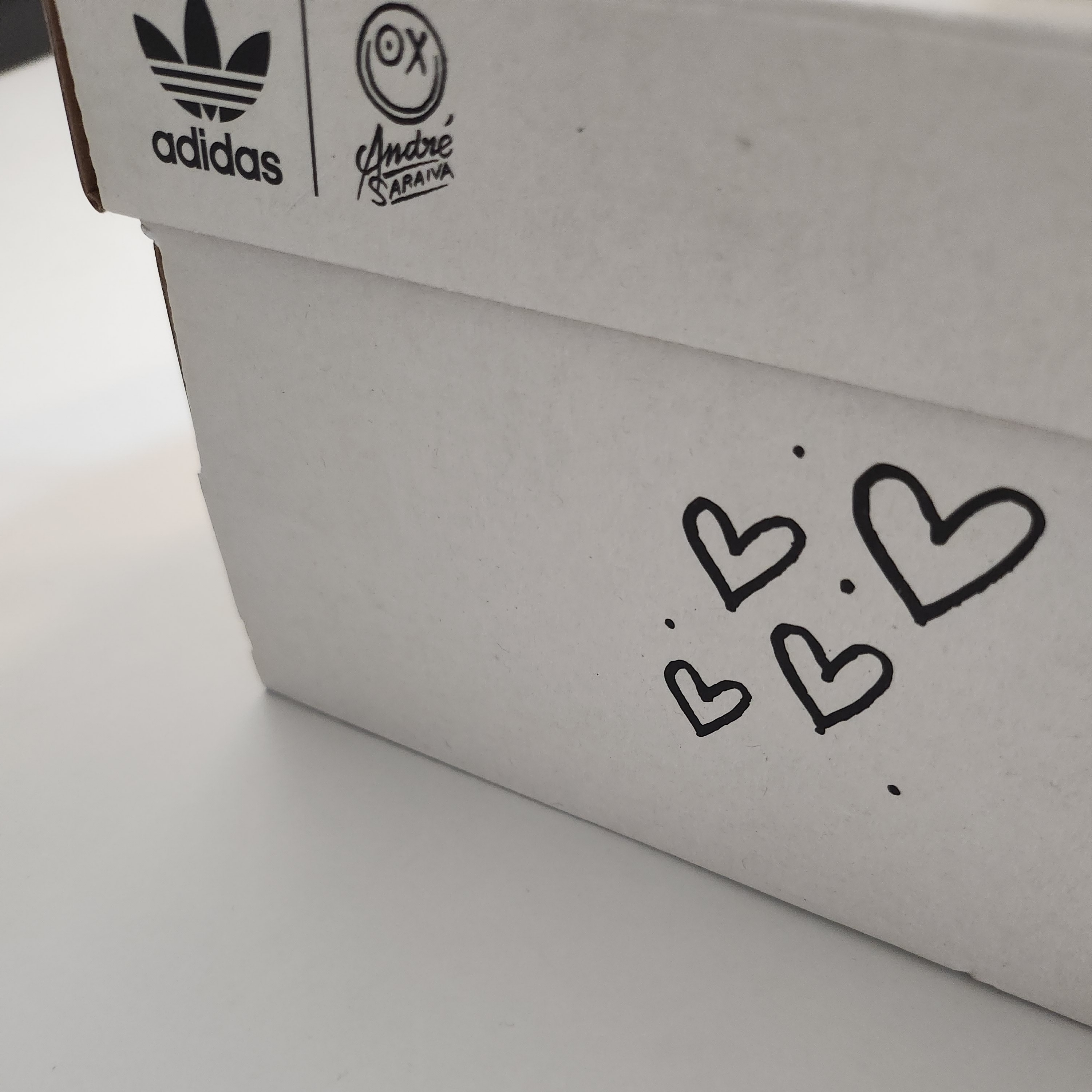Adidas x Andre Saraiva Superstar Cream White Core Black 착용 스타일 - 2