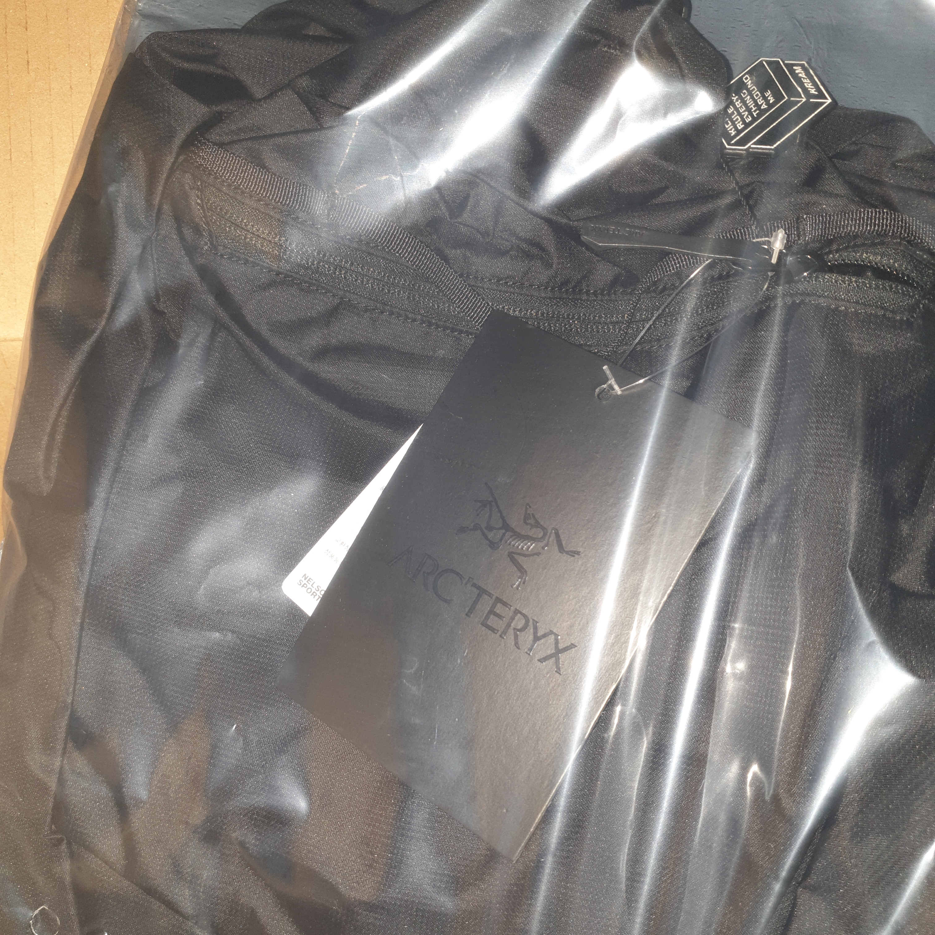 Arc'teryx Heliad 10 Backpack Black 착용 스타일 - 2