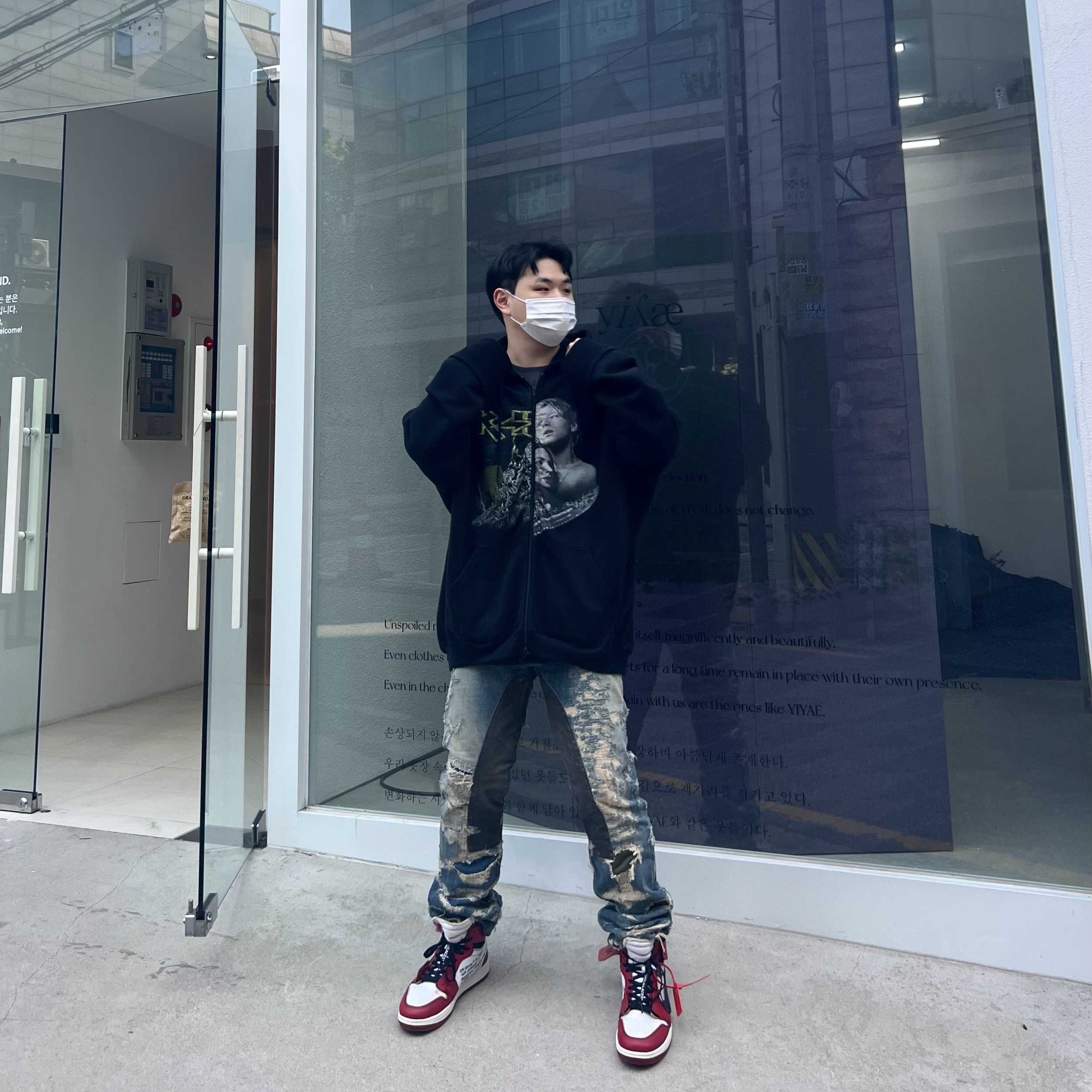 Jordan 1 x Off-White Retro High Chicago The Ten 착용 스타일 - 1