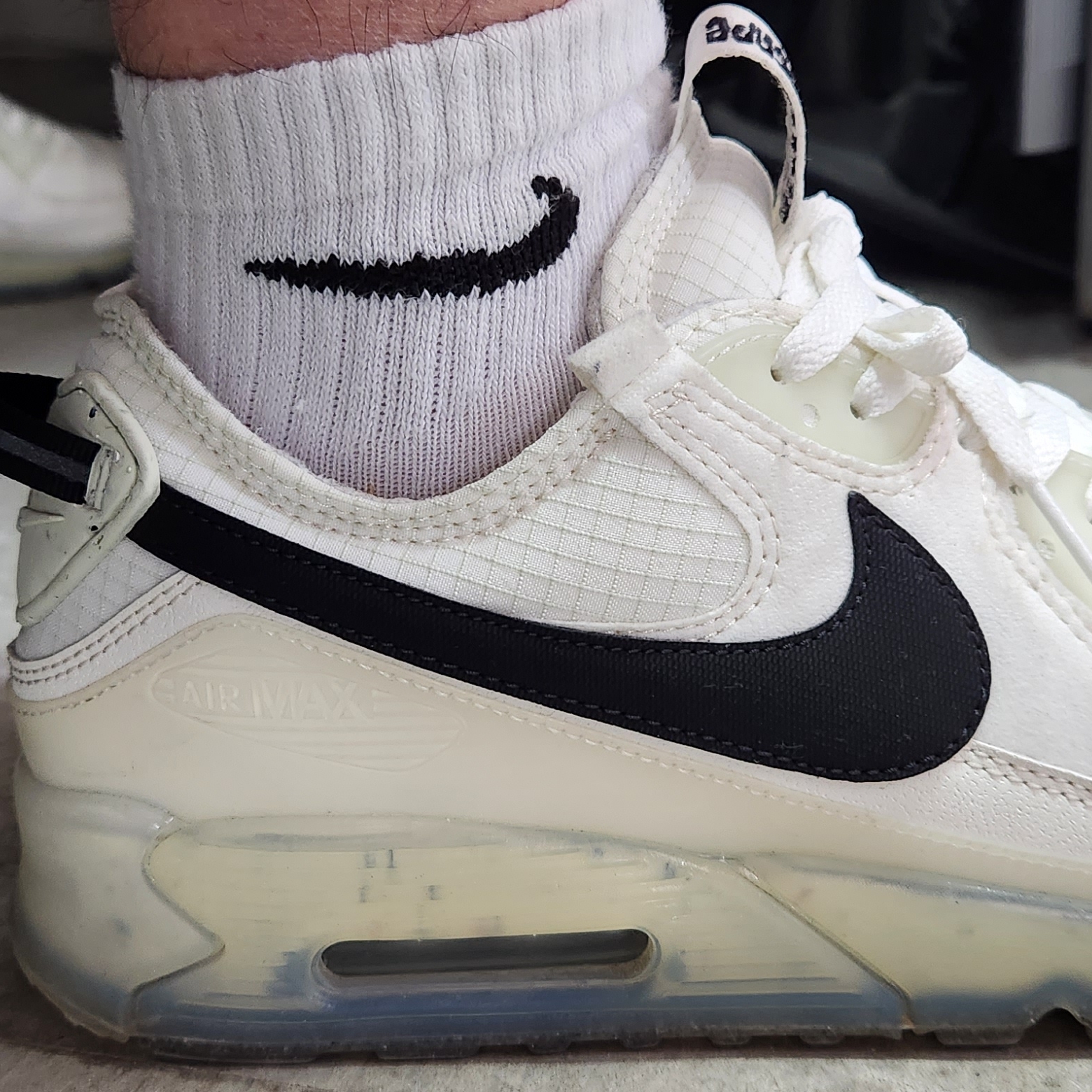 Nike Air Max Terrascape 90 Sail and Sea Glass 착용 스타일