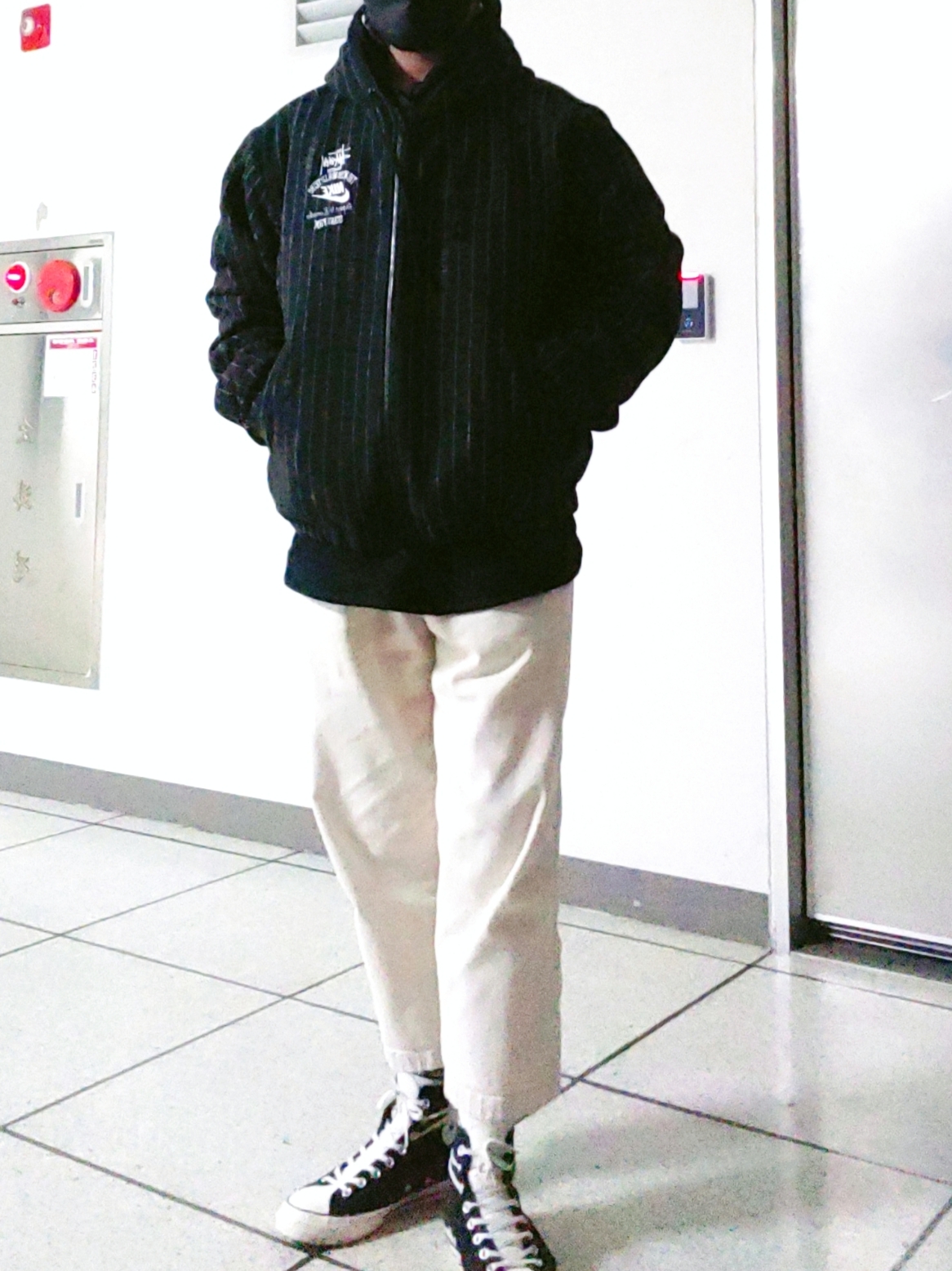 Nike x Stussy NRG Striped Wool Jacket Black (DR4023-010), Converse x Fear of God Essentials Chuck 70 Hi Black 2020 착용 스타일 - 2