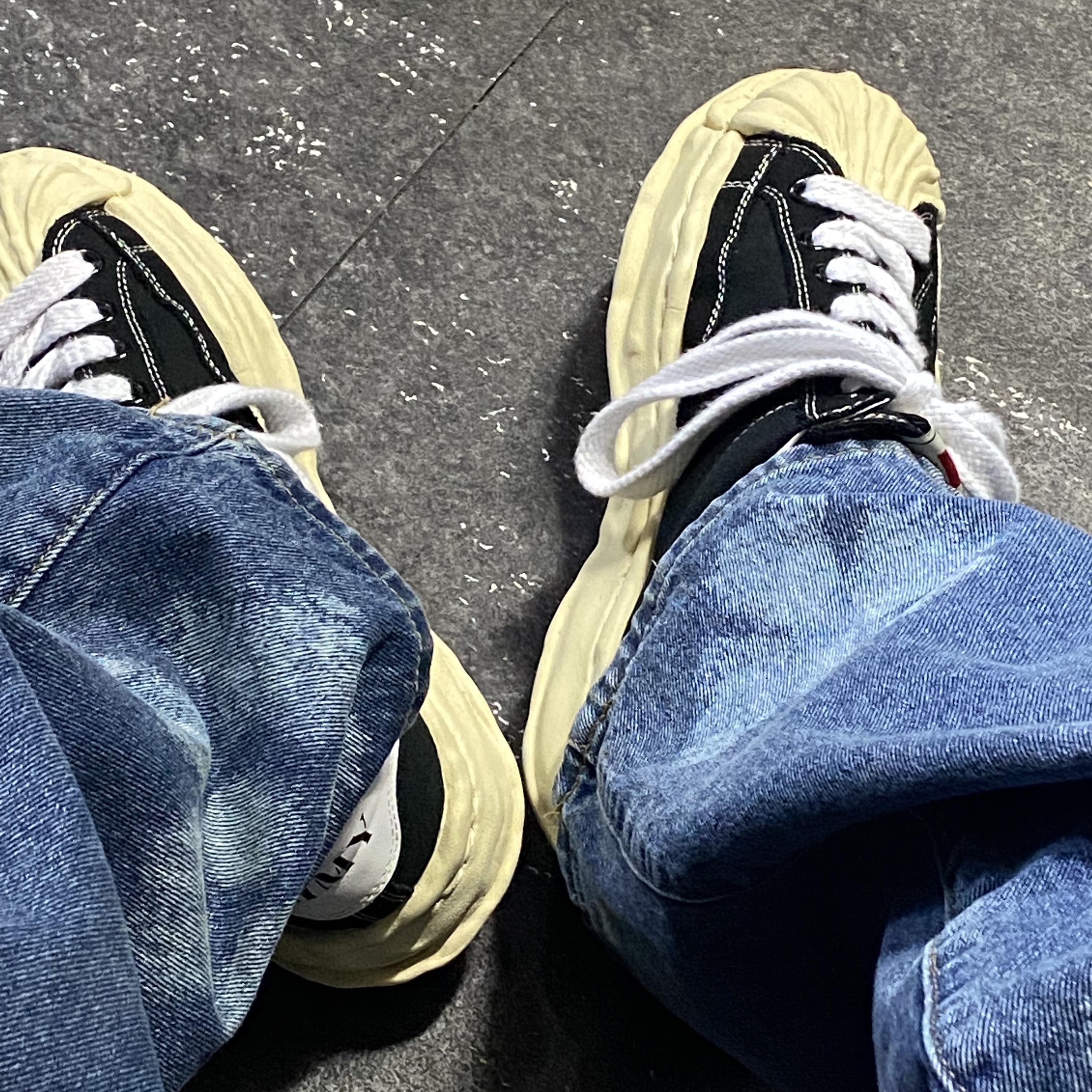 Maison Mihara Yasuhiro Blakey VL OG Sole Canvas Low-top Sneakers Black 착용 스타일