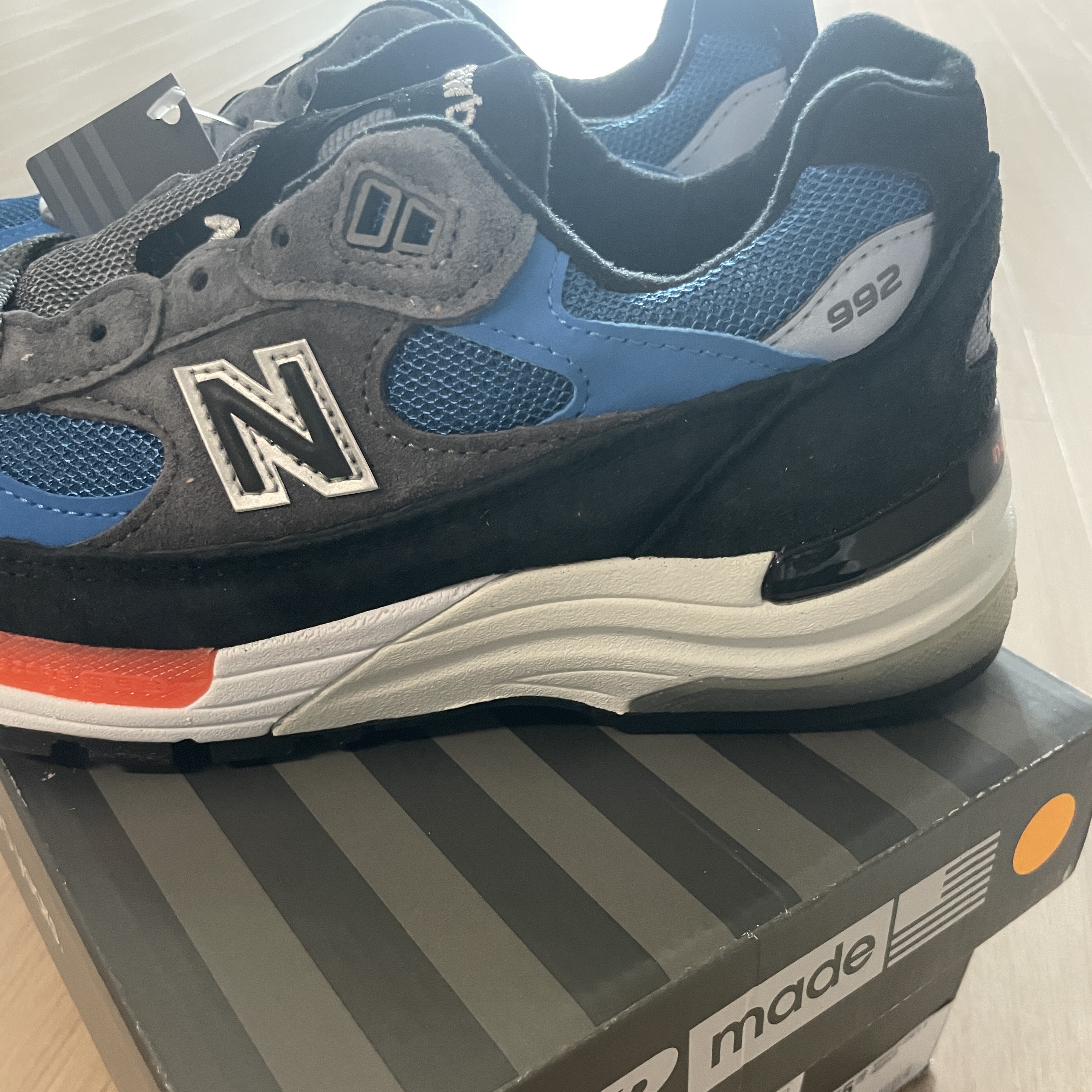 New Balance 992 Made in USA Blue Grey 착용 스타일 - 1