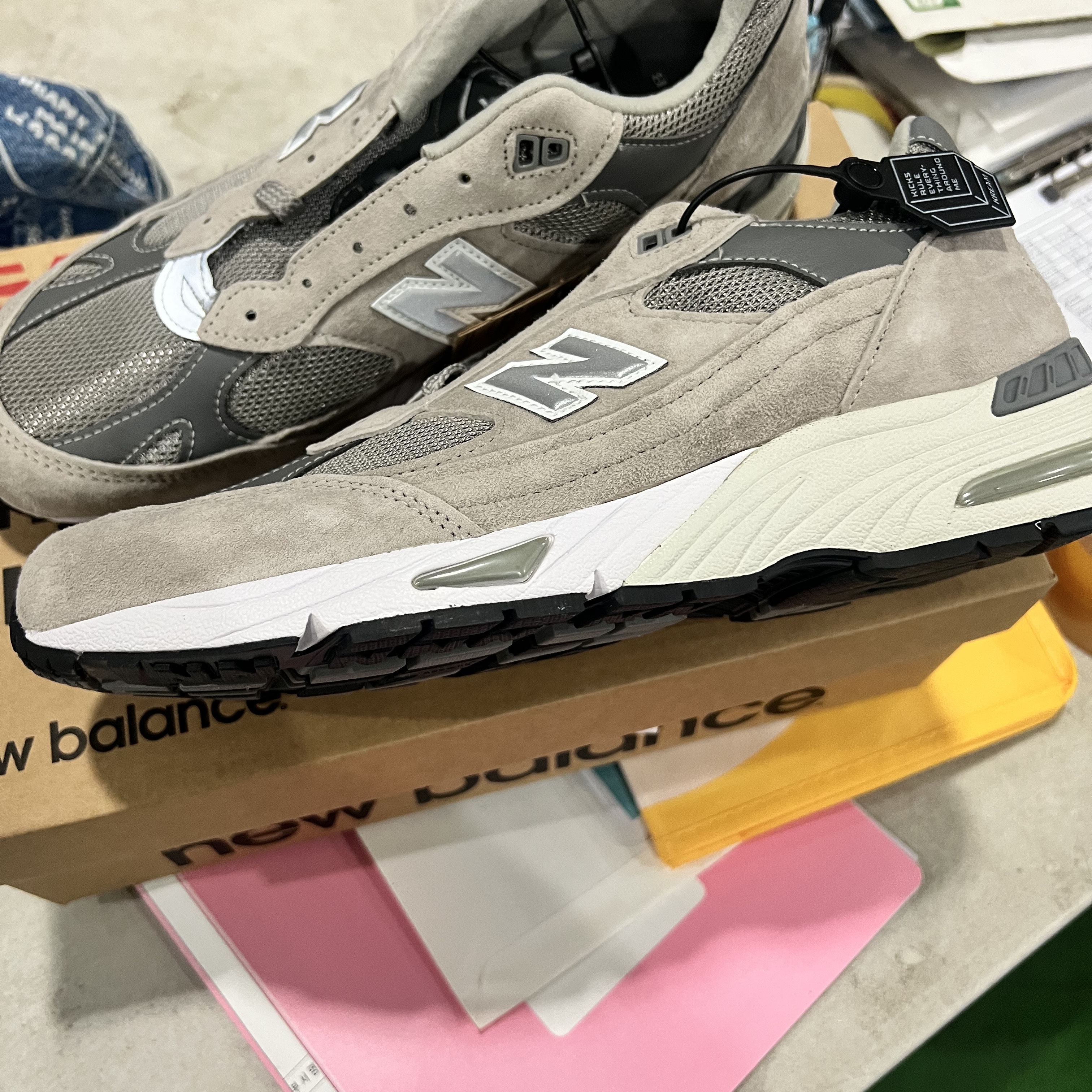 New Balance 991 Made in UK Grey 착용 스타일 - 2