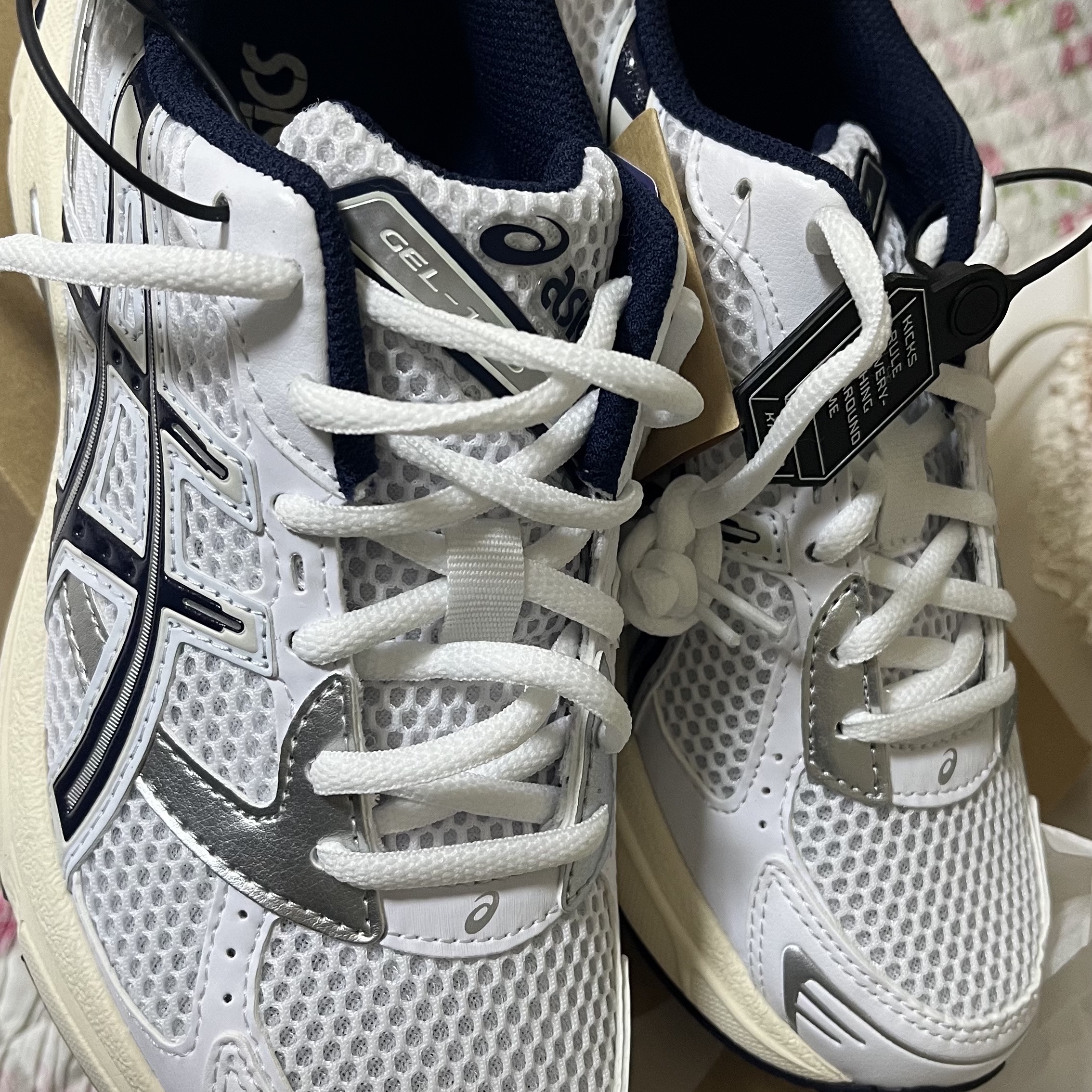 (W) Asics Gel-1130 White Midnight 착용 스타일 - 1