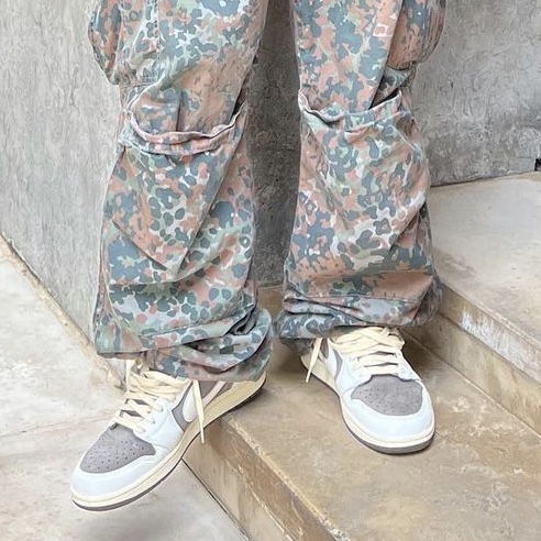 Jordan 1 x Travis Scott Retro Low OG SP Sail and Ridgerock 착용 스타일