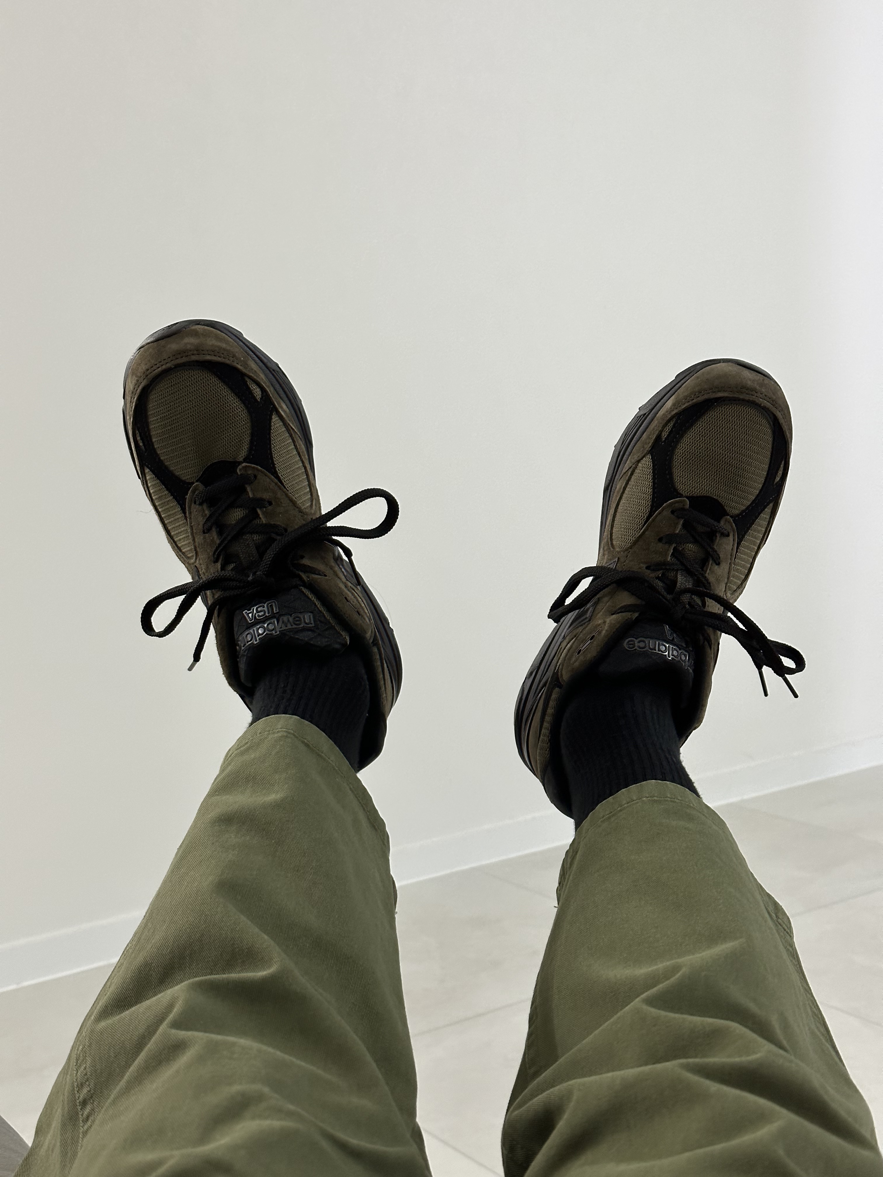 New Balance x JJJJound 990v3 Brown Black 착용 스타일