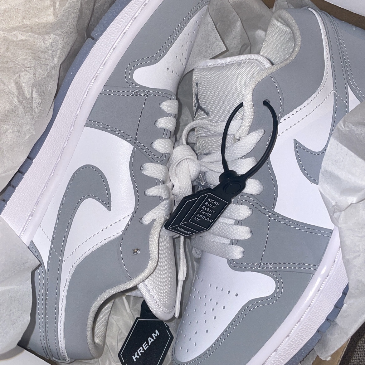 (W) Jordan 1 Low White Wolf Grey 착용 스타일