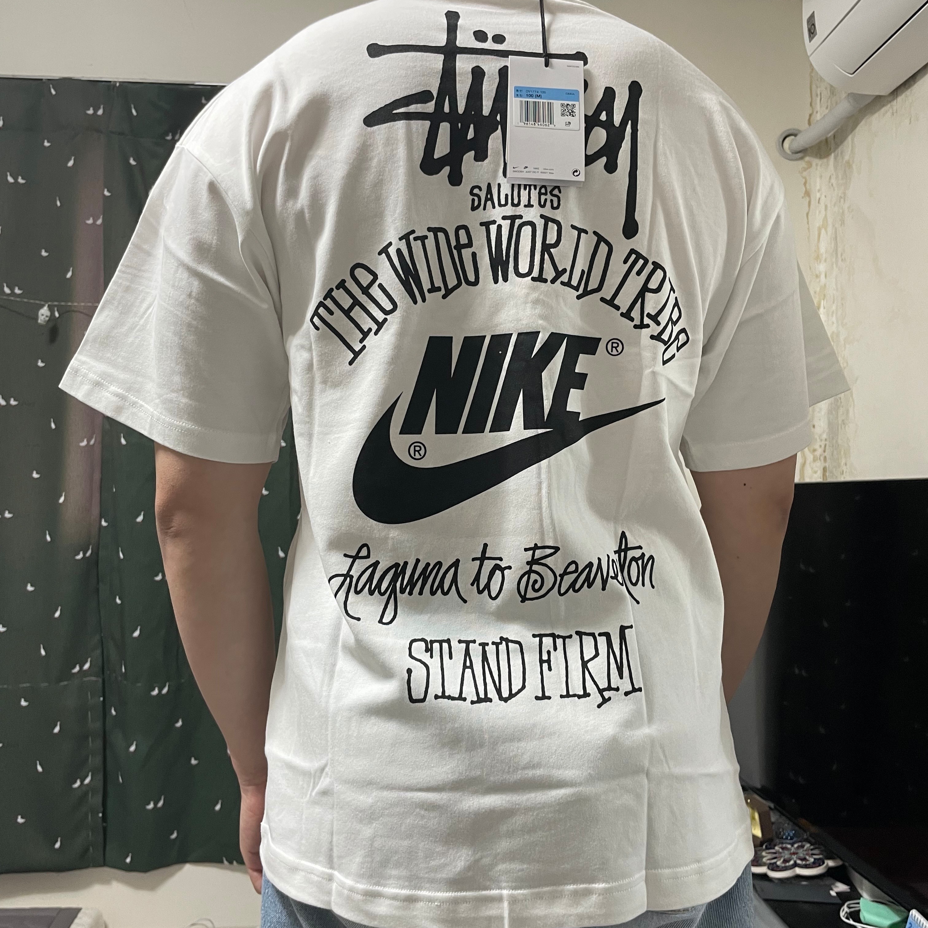 Nike x Stussy T-Shirt White (DV1774-100) 착용 스타일 - 2