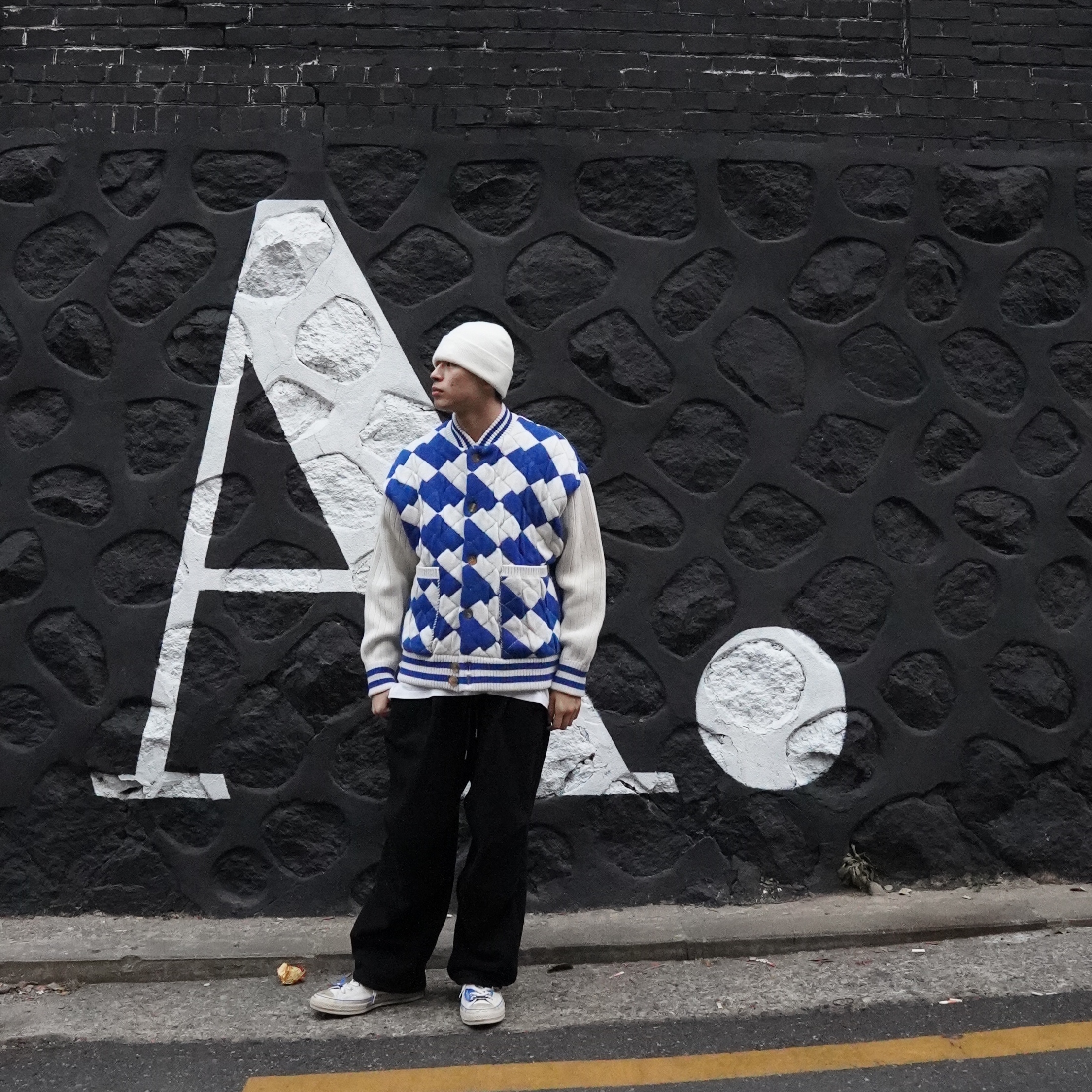 Converse x Ader Error Chuck 70 High White, Stussy x Our Legacy Yin Yang Beanie Bone 착용 스타일 - 2