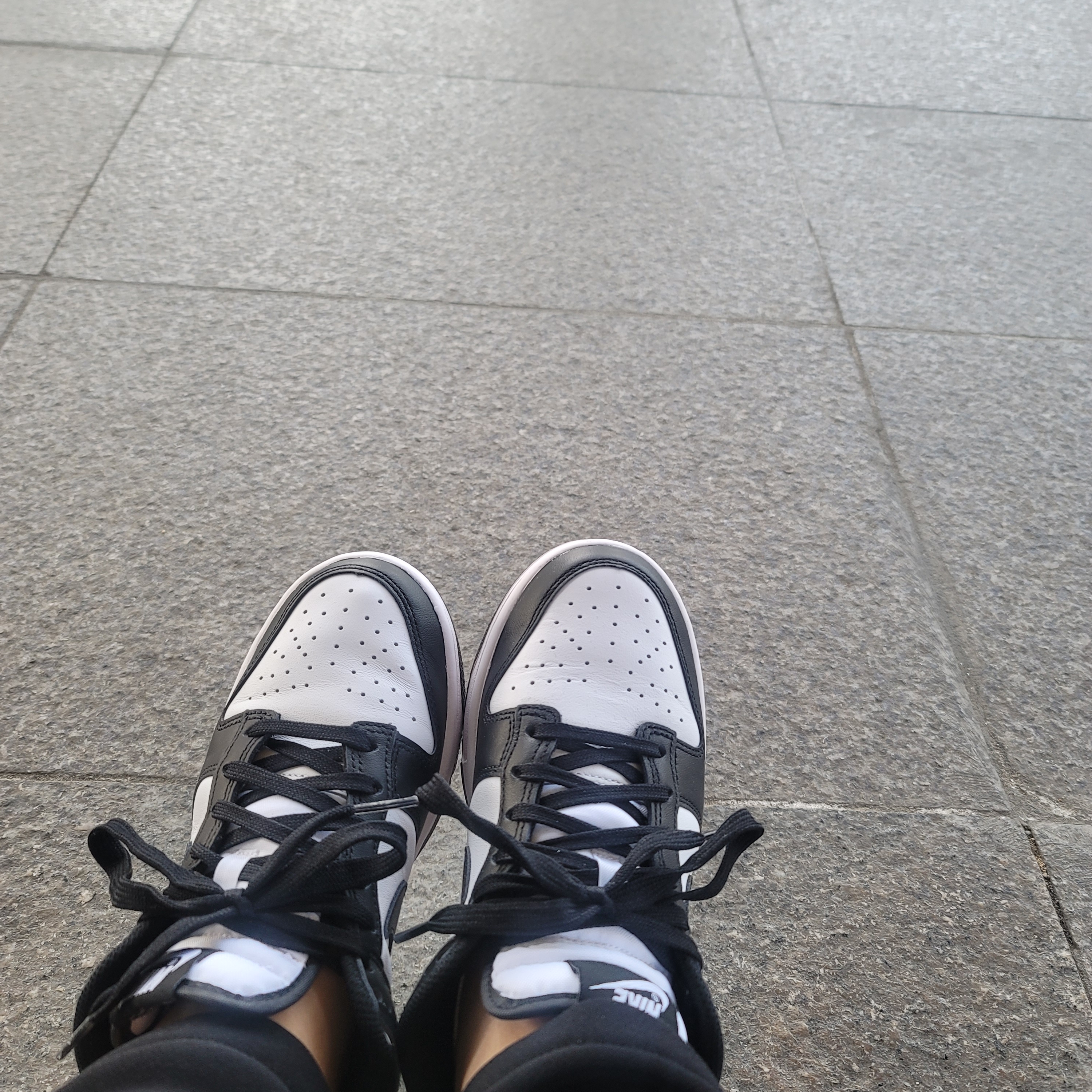 (W) Nike Dunk Low Black 착용 스타일