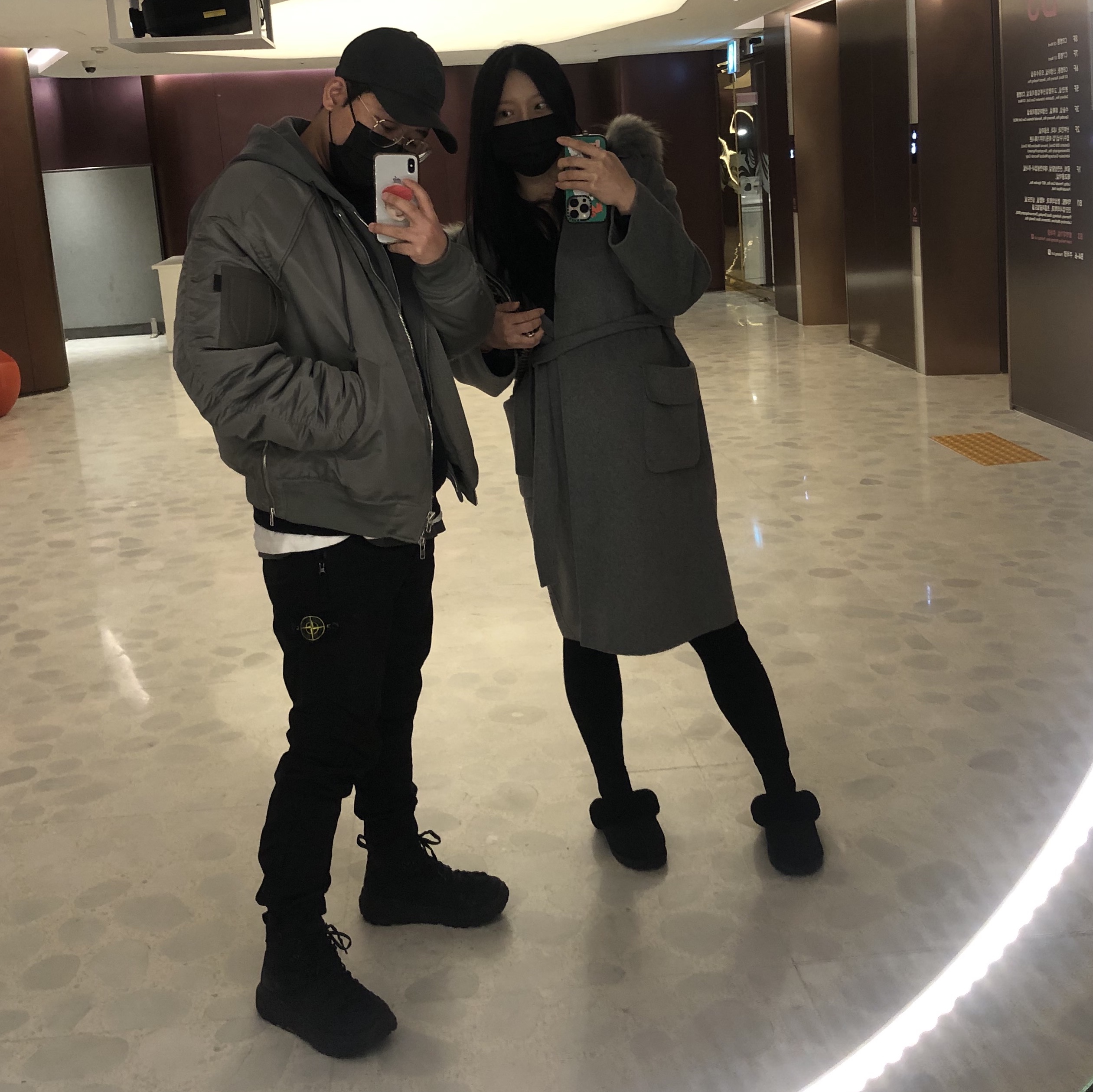 Juun.J Hood MA-1 Jumper Grey - 21SS, Stone Island 63347 Cotton Nylon Fleece Pants Black - 21FW 착용 스타일 - 5