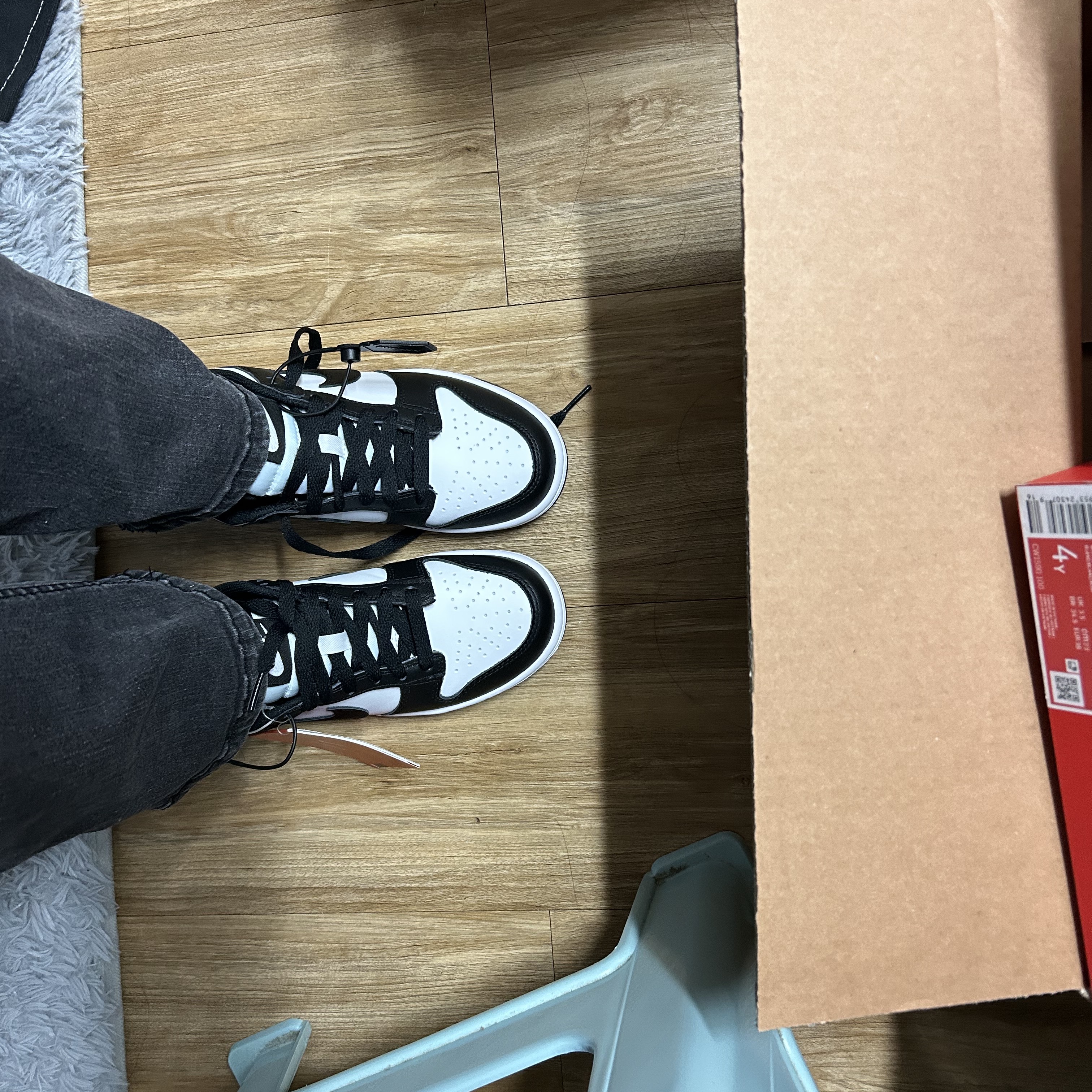 (GS) Nike Dunk Low Black 착용 스타일 - 2