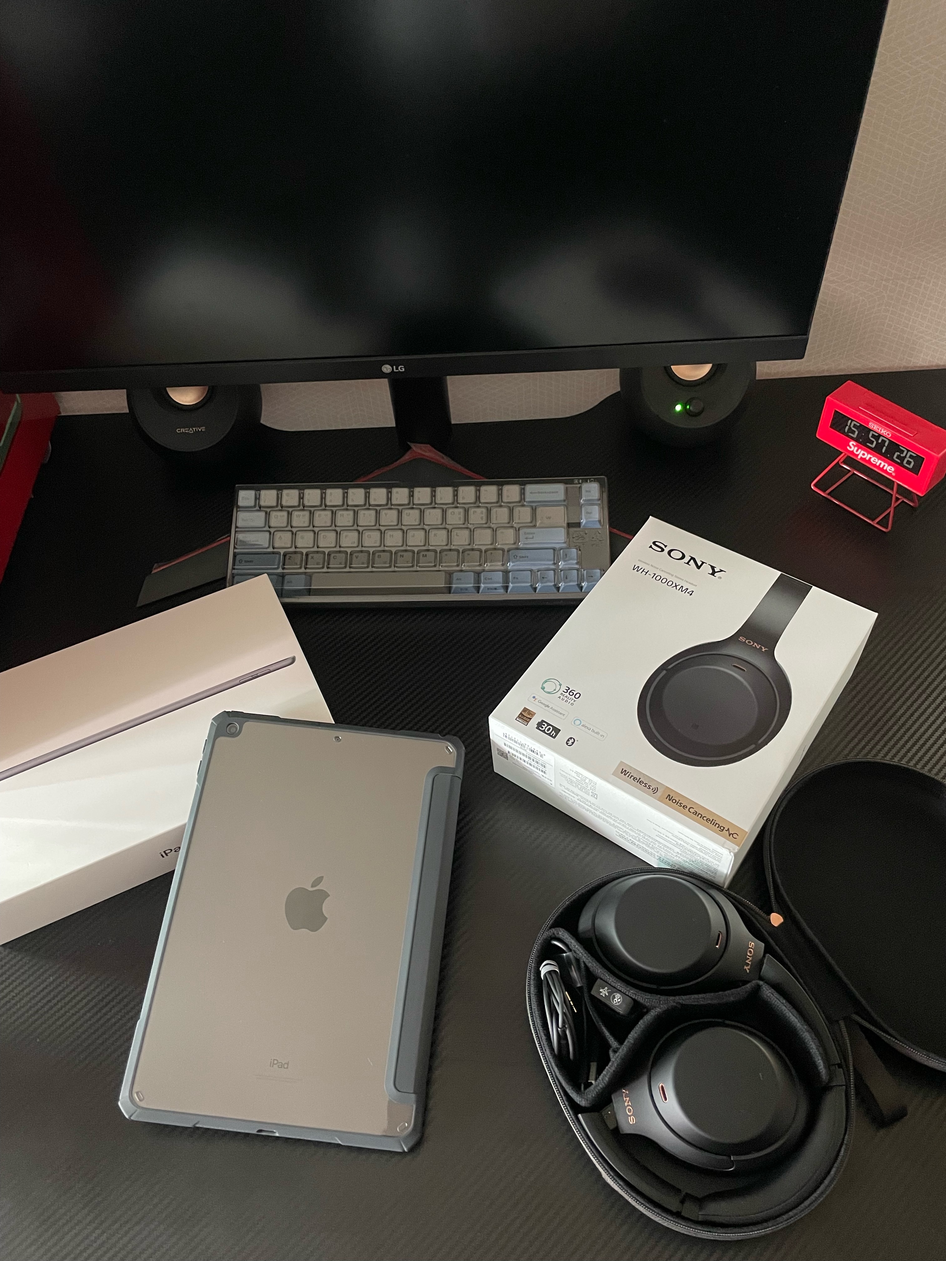 Supreme x Seiko Marathon Clock - 21SS, Apple iPad 9th Gen Wifi 64GB Space Gray (Korean Ver.) 착용 스타일
