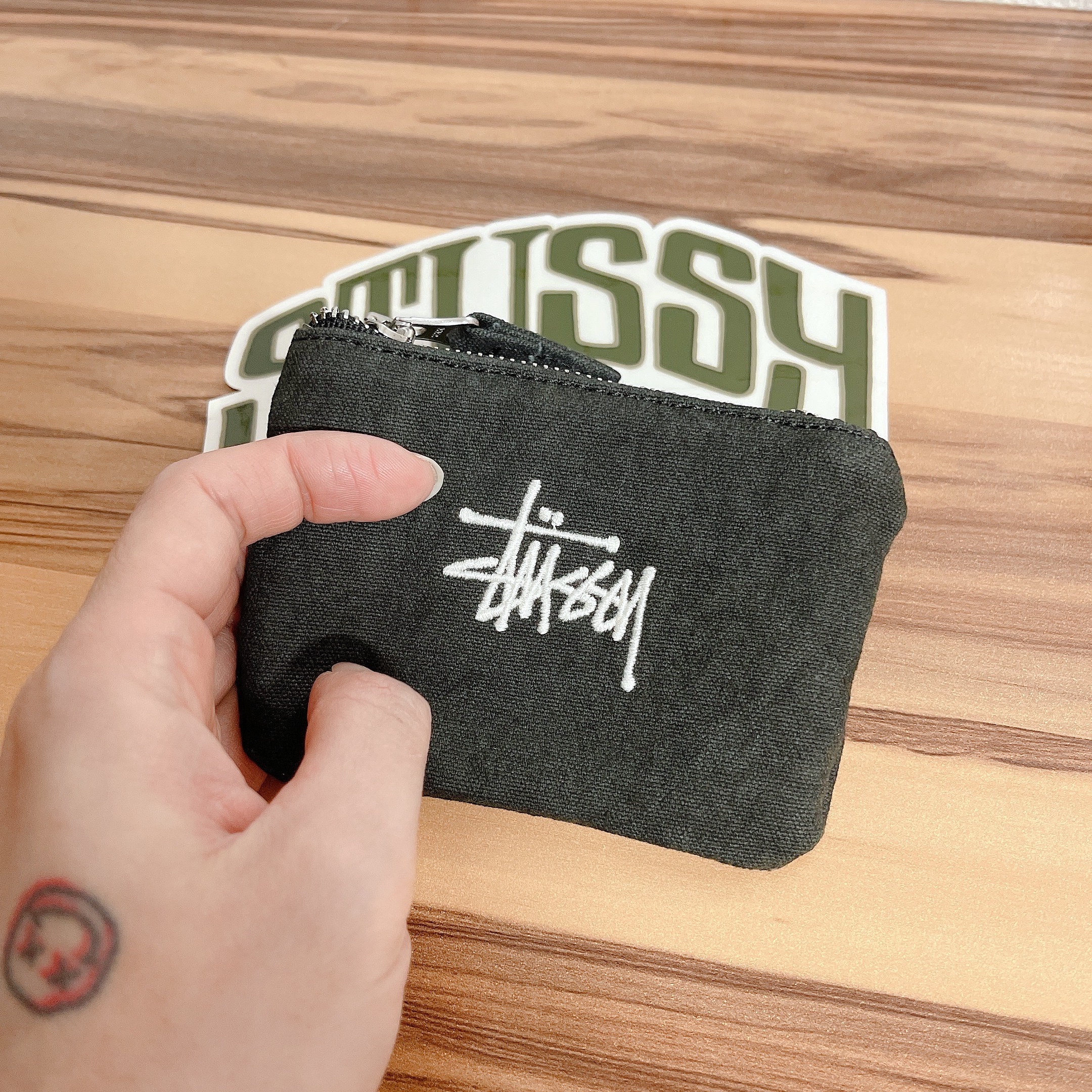 Stussy Canvas Coin Pouch Washed Black 착용 스타일