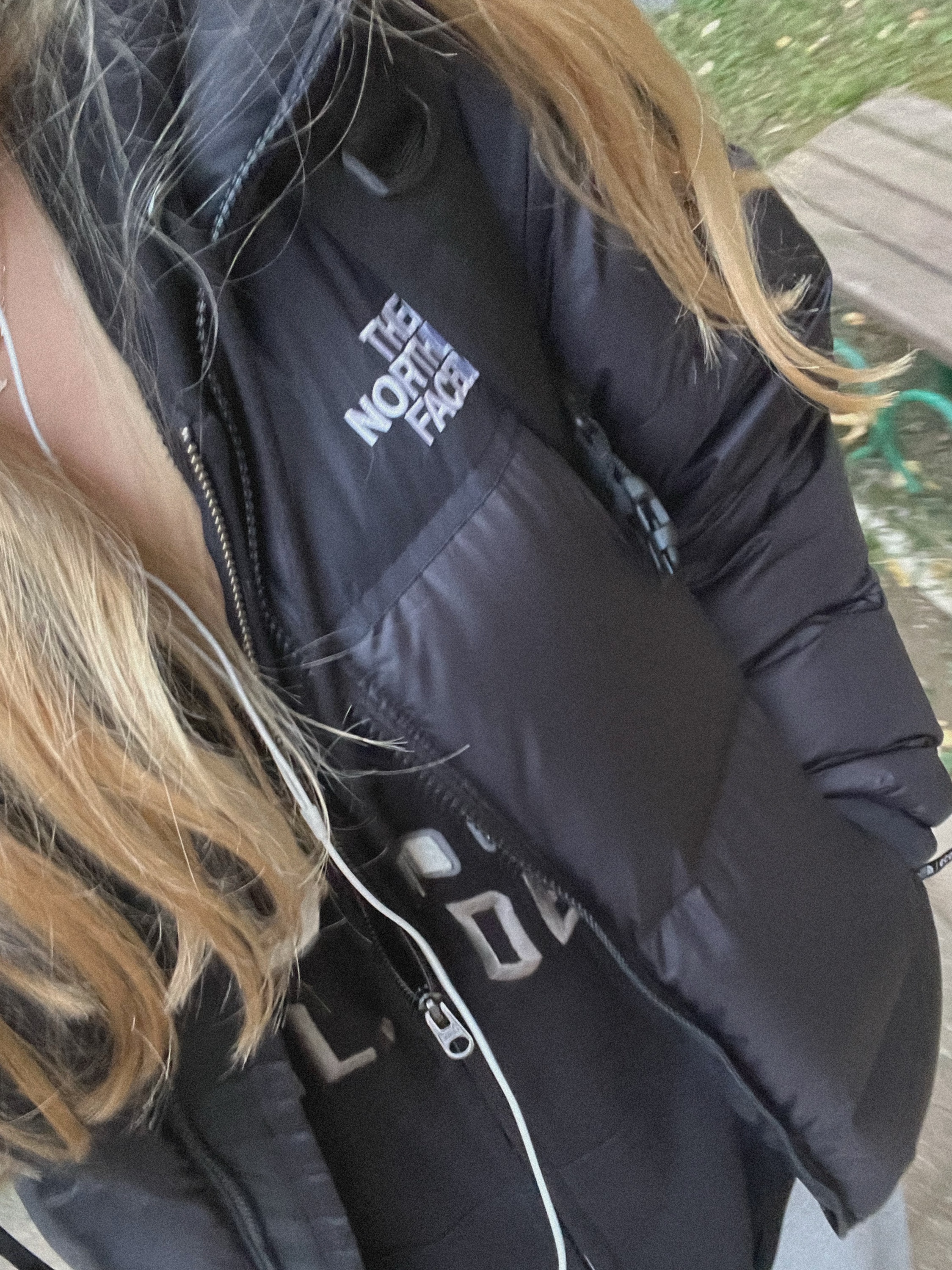 The North Face 1996 Eco Nuptse Jacket Black 착용 스타일 - 3