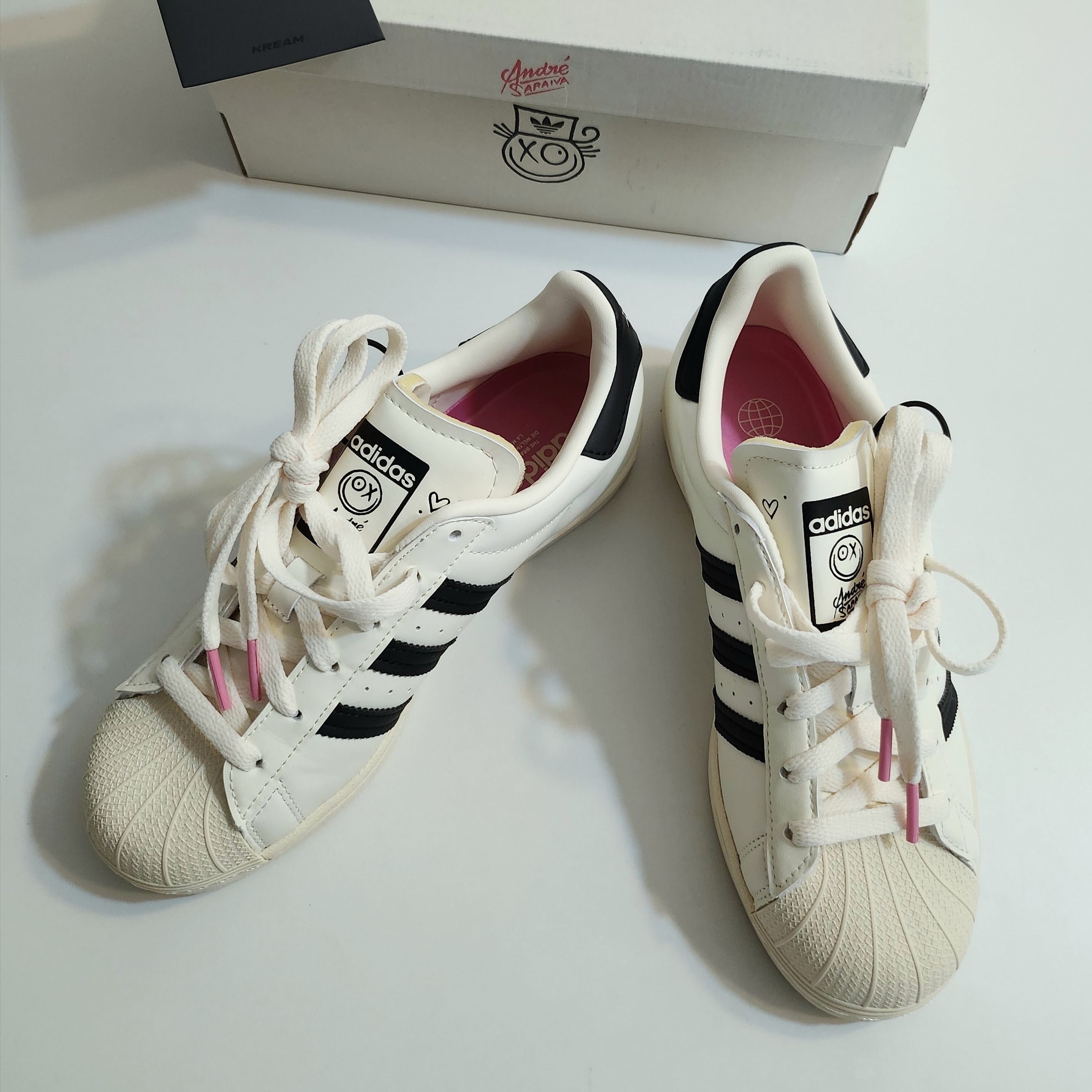 Adidas x Andre Saraiva Superstar Cream White Core Black 착용 스타일 - 1