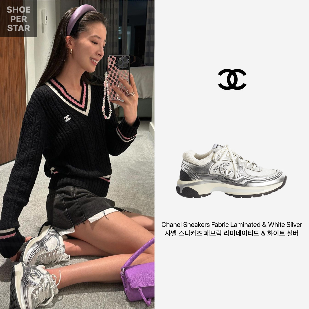 (W) Chanel Sneakers Fabric Laminated & White Silver 착용 스타일 - 1