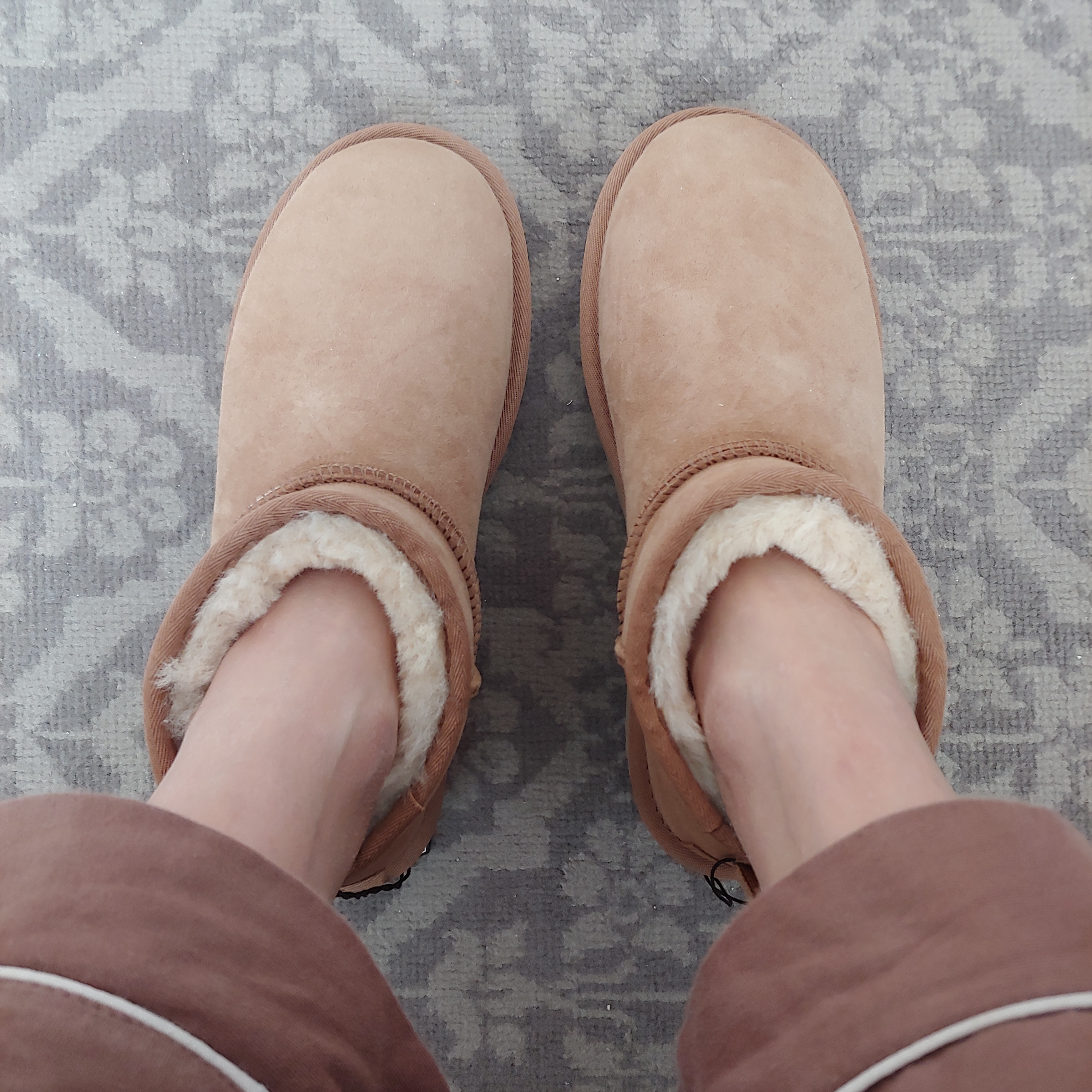 (W) UGG Classic Ultra Mini Boots Chestnut 착용 스타일