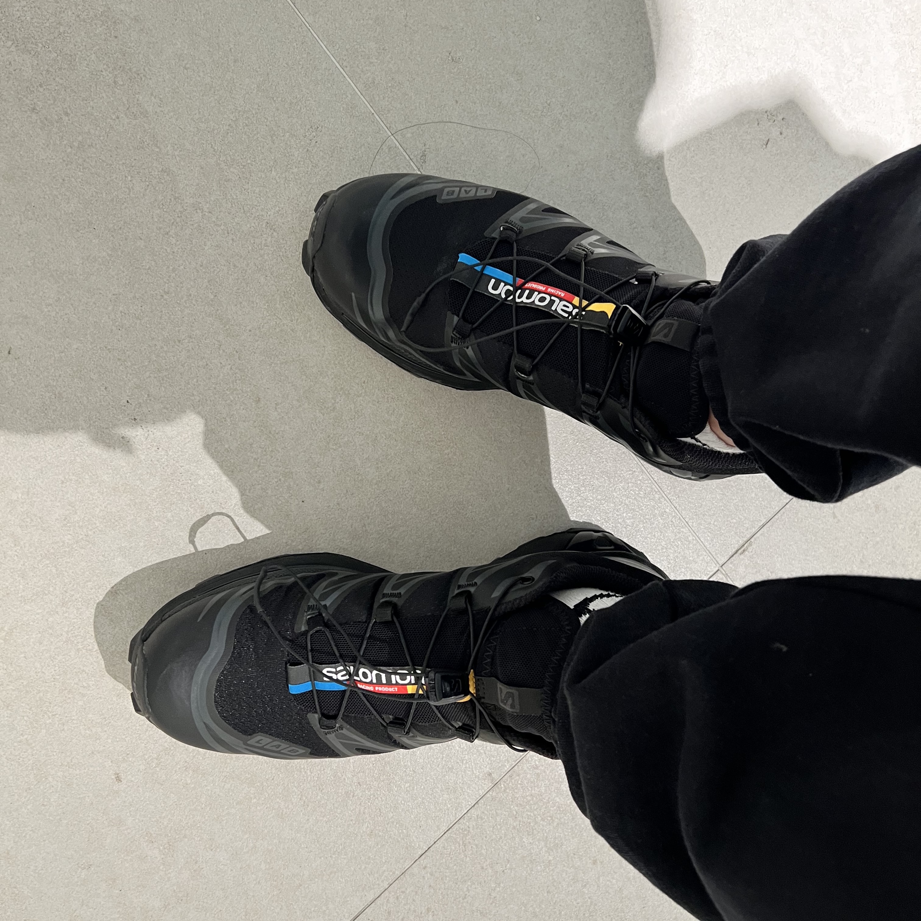 Salomon XT-6 ADV Black 착용 스타일