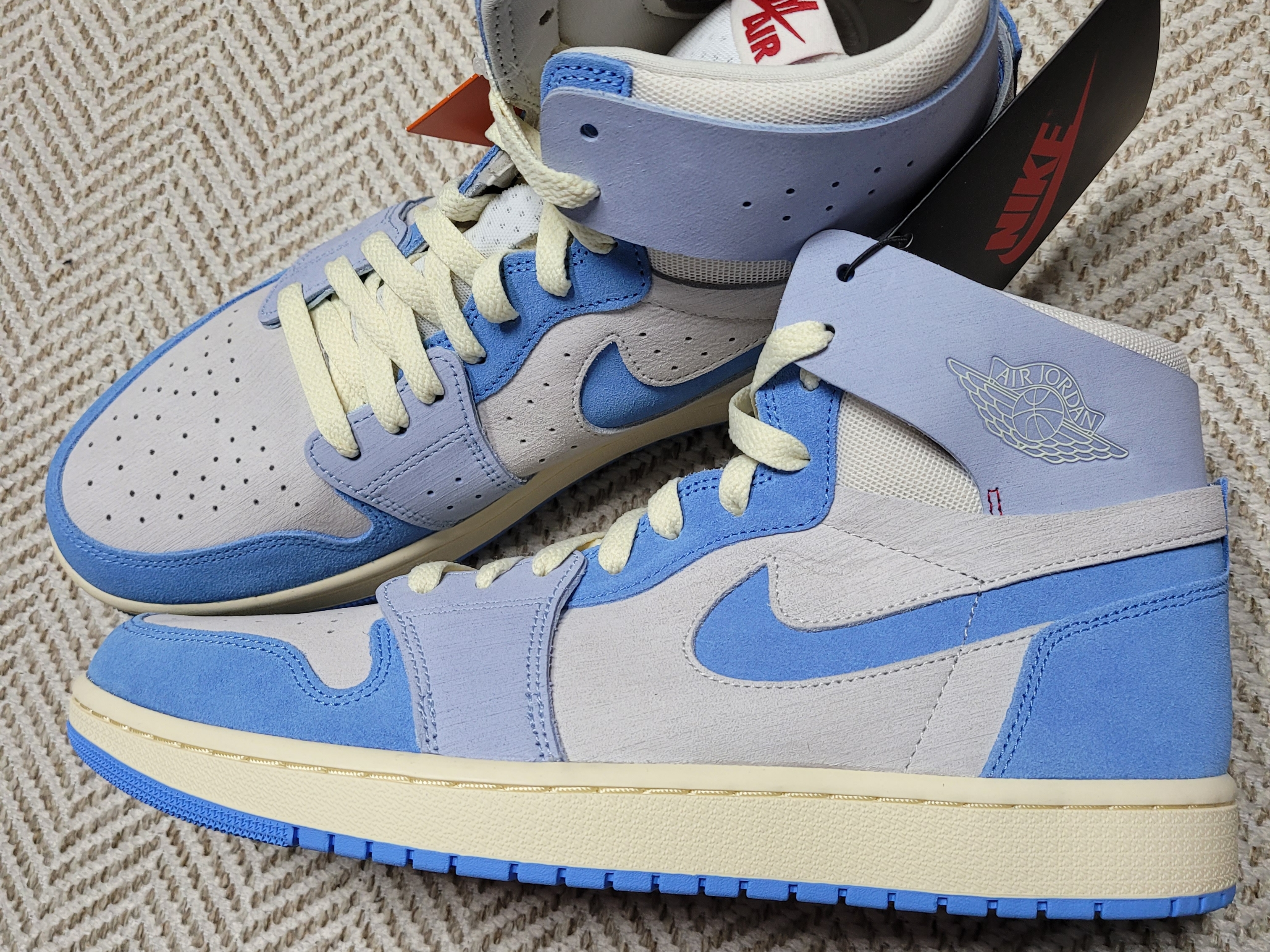 (W) Jordan 1 Zoom Air CMFT 2 Phantom University Blue 착용 스타일