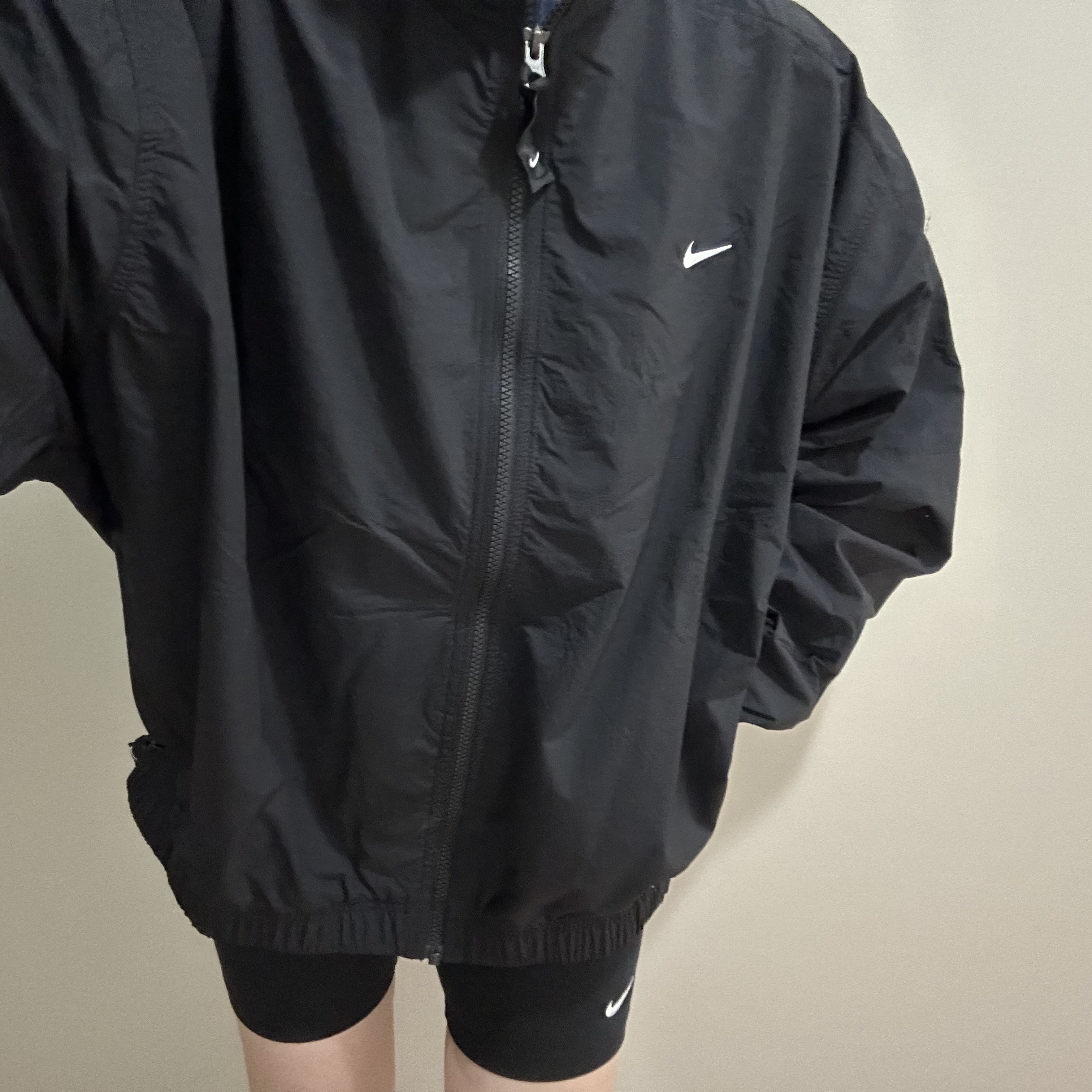 Nike NRG Solo Swoosh Woven Track Jacket Black - Asia, (W) Nike Essential Mid Rise Bike Shorts Black - Asia 착용 스타일