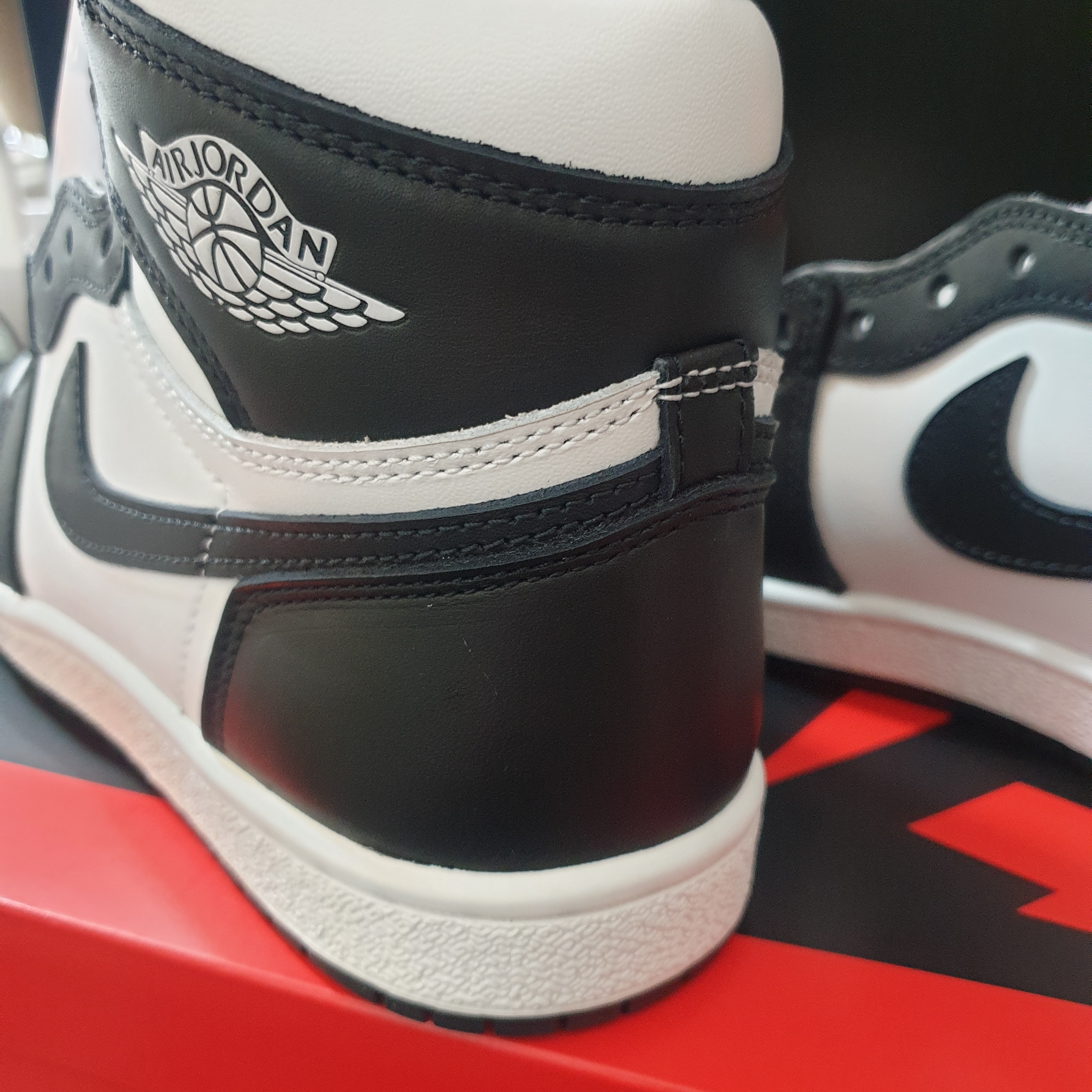 Jordan 1 High 85 Black White 착용 스타일 - 4