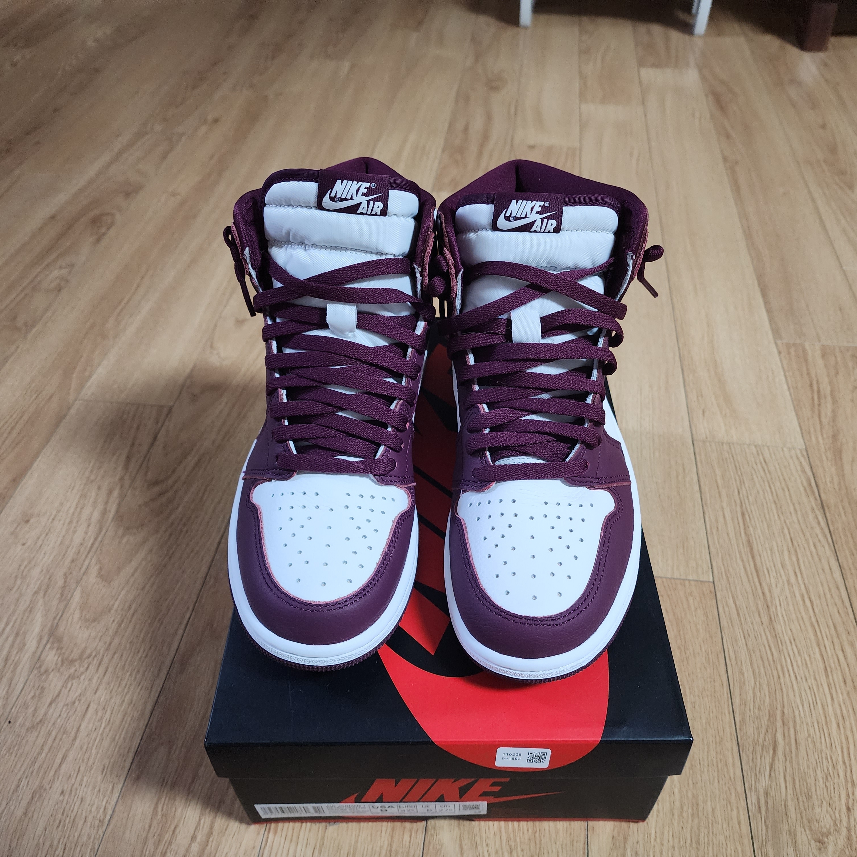 Jordan 1 Retro High OG Bordeaux 착용 스타일 - 2