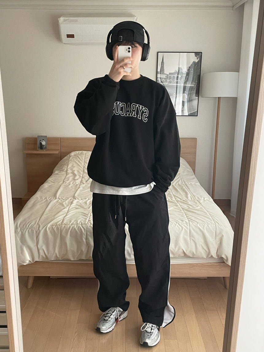 Nike Initiator Metallic Silver Black 착용 스타일