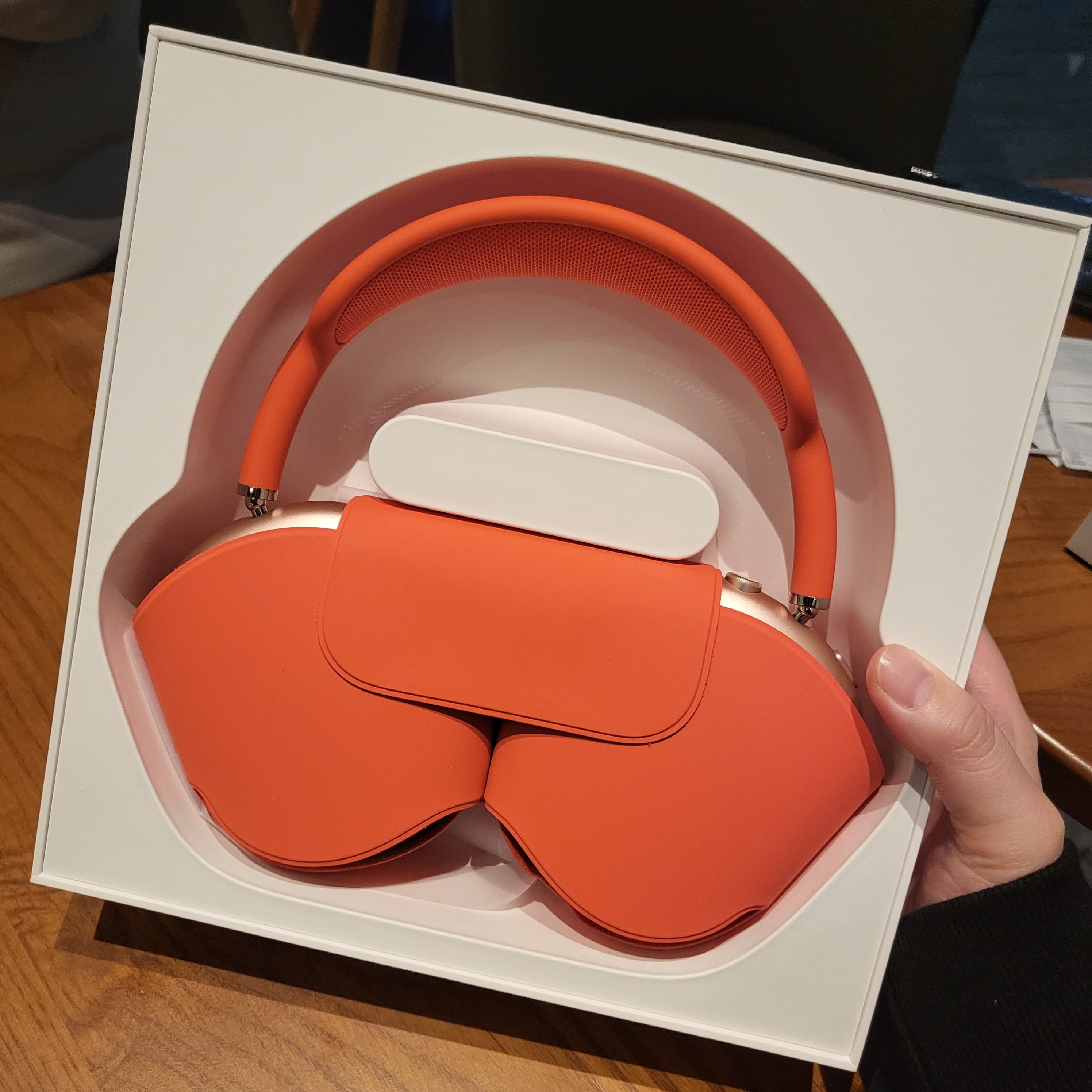 Apple AirPods Max Lightning Pink (Korean Ver.) 착용 스타일 - 3