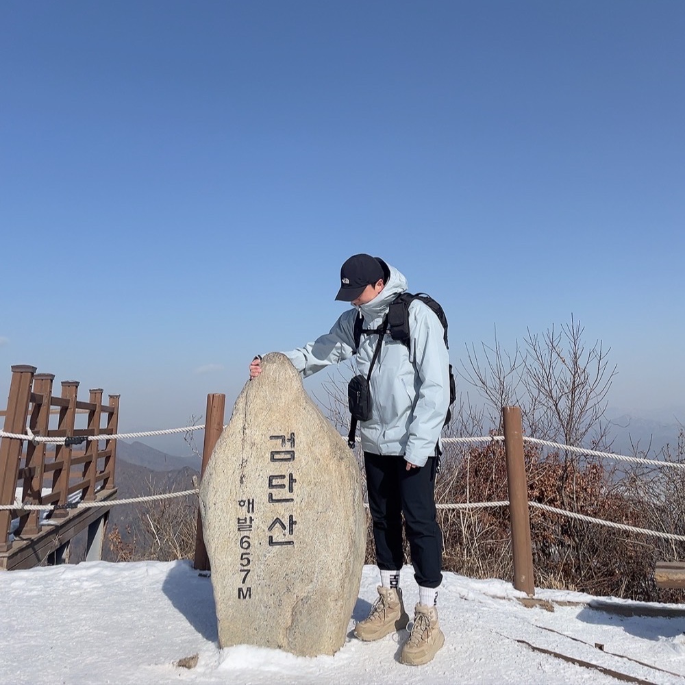 Arc'teryx Beta LT Jacket Lucent, Arc'teryx Mantis 2 Waistpack 24K Black 착용 스타일 - 2