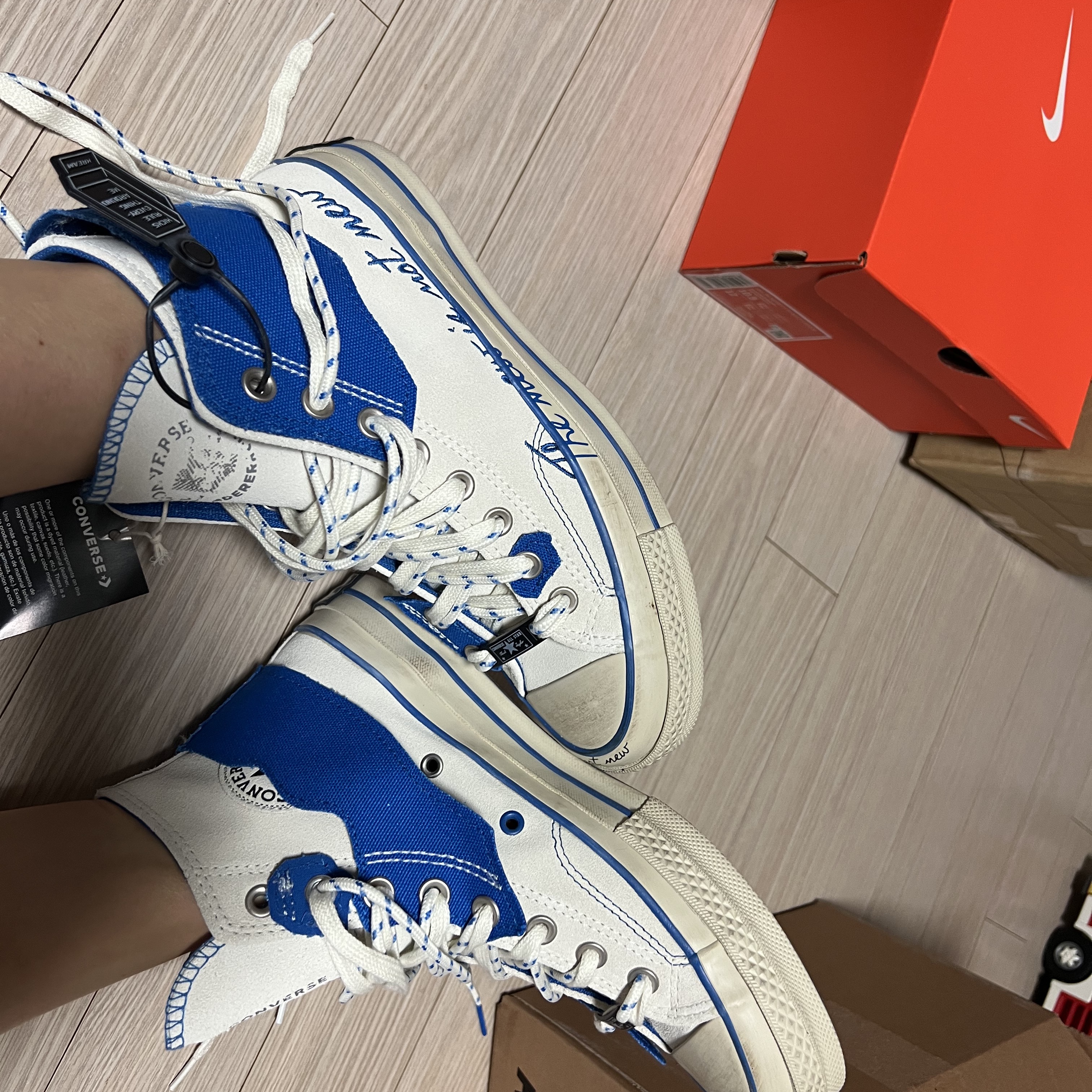 Converse x Ader Error Chuck 70 High White 착용 스타일 - 2