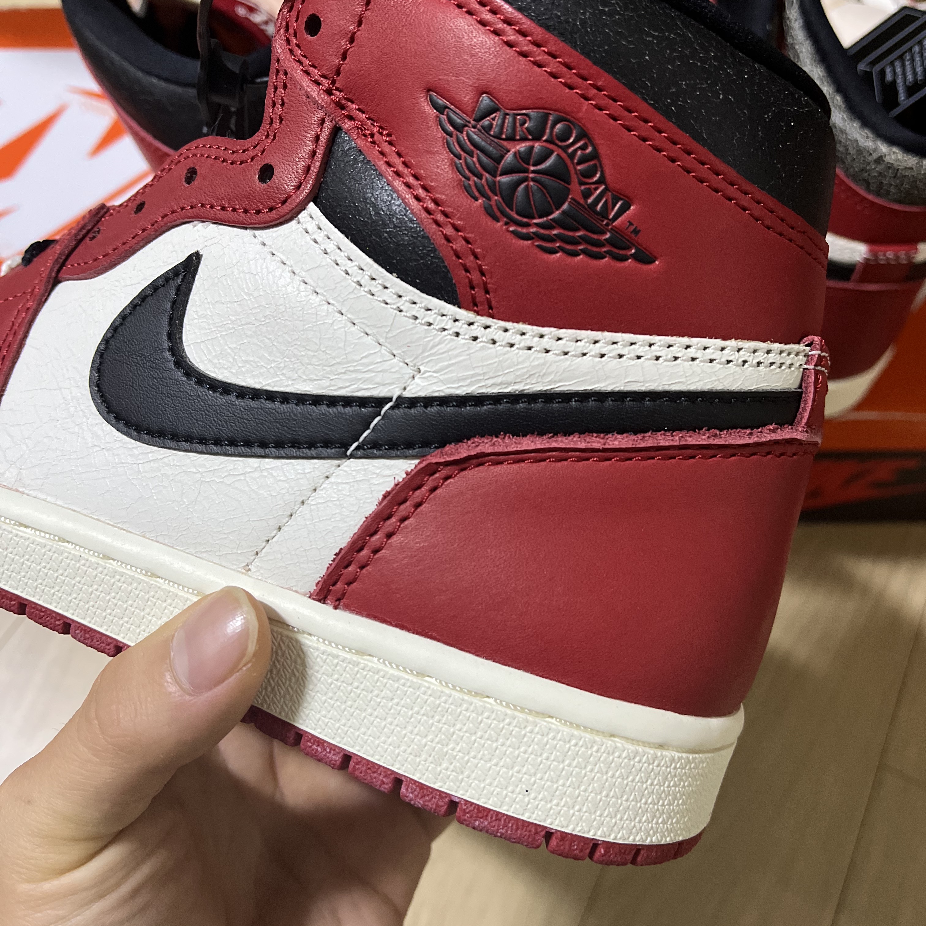Jordan 1 Retro High OG Chicago 2022 착용 스타일 - 4