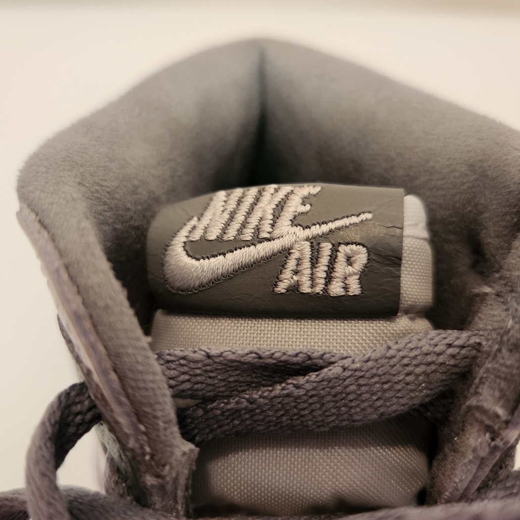 Jordan 1 Retro High OG Stealth 착용 스타일 - 4